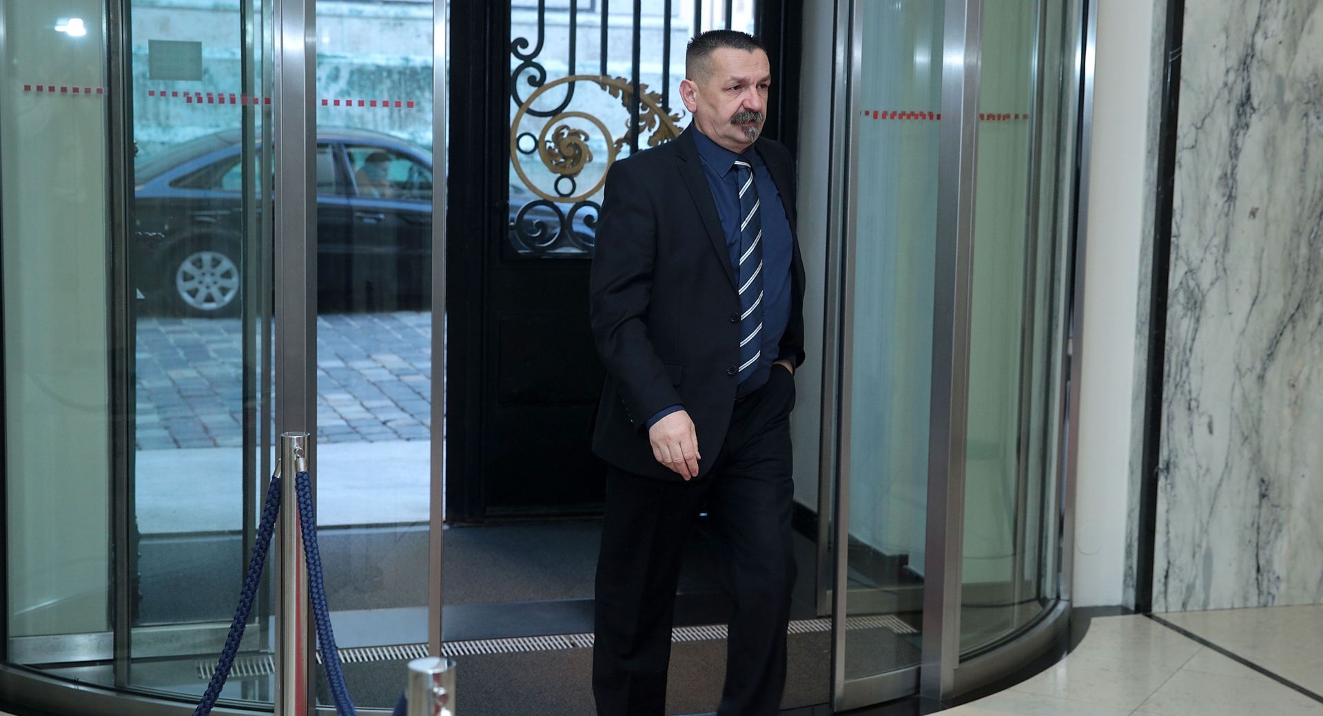 22.01.2016., Zagreb - Mandatar Tihomir Oreskovic na drugoj sjednici 8. saziva Hrvatskog sabora predstavio program Vlade i njezine clanove te od zastupnika zatrazio da mu iskazu povjerenje. Dolazak zastupnika. Pero Coric
Photo: Patrik Macek/PIXSELL