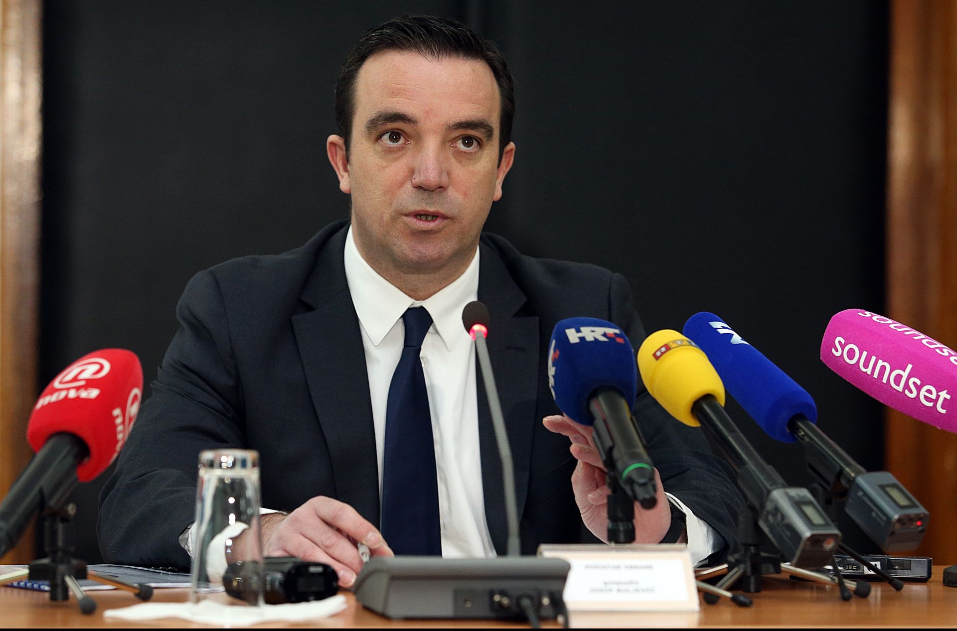 24.03.2016., Zagreb - U Hrvatskom vojnom ucilistu Dr. Franjo Tudjman odrzana je Javna prezentacija Plana nabave Ministarstva obrane RH za 2016. godinu. Prezentaciji su prisustvovali ministar obrane RH Josip Buljevic i nacelnik Glavnog stozera OS RH general-pukovnik Mirko Sundov sa suradnicima te clanovi Odbora za obranu Hrvatskog sabora i Nacionalnog vijeca za pracenje provedbe Strategije suzbijanja korupcije Hrvatskog sabora, kao i zainteresirane udruge civilnog drustva. Josip Buljevic. 
Photo: Goran Stanzl/PIXSELL