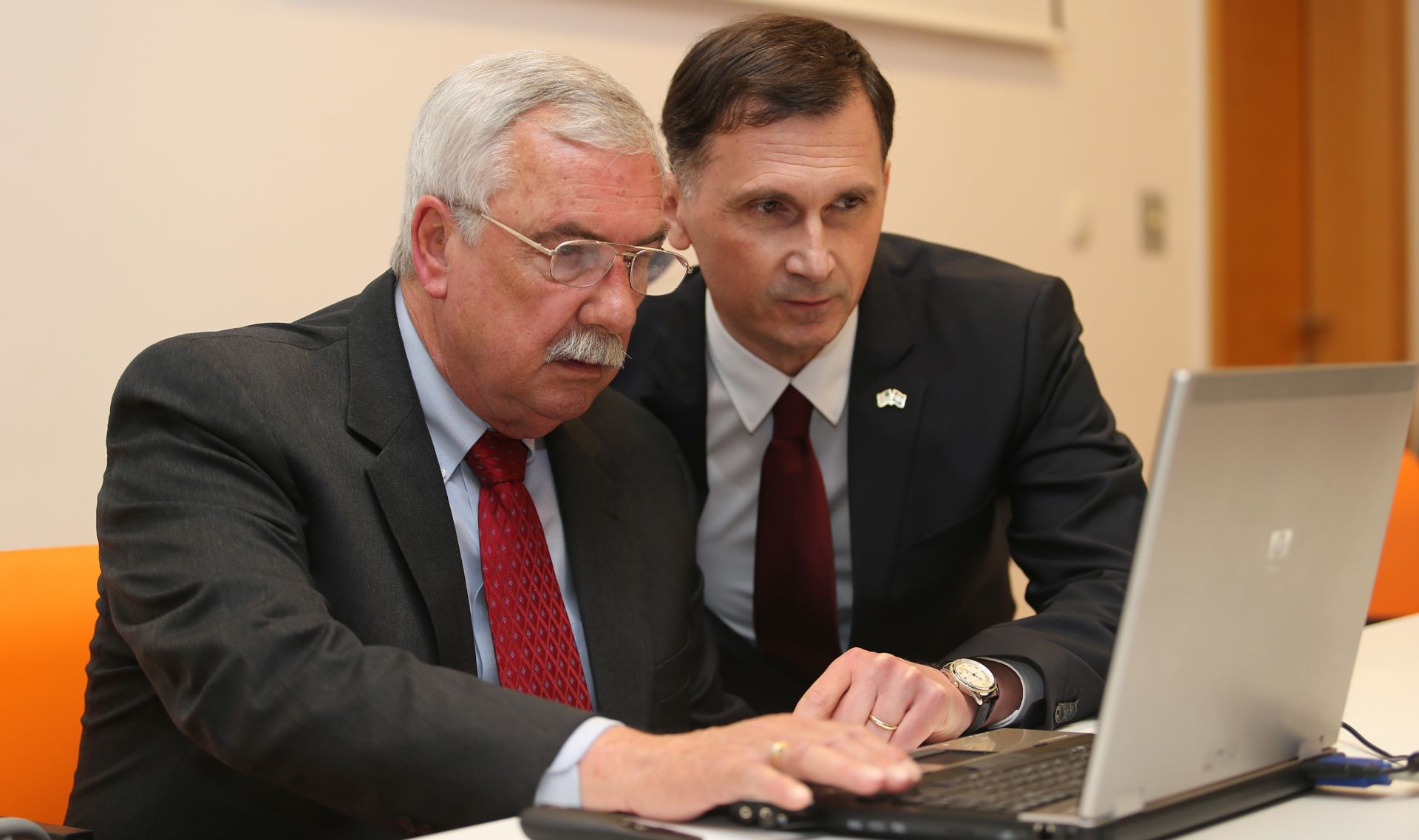 29.04.2016., Split - Predsjednik Americke akademije za forenzicke znanosti (AAFS) John Gerns, nakon konferencije za medije u drustvu Dragana Primorca, Simuna Andjelinovica i Josipa Kasuma, odrzao je predavanje u multimedijalnoj dvorani sveucilisne knjiznice o ulozi forenzickih znanosti u borbi protiv terorizma, bioterorizma i organiziranog kriminala te trgovine ljudima.
Photo: Ivo Cagalj/PIXSELL
