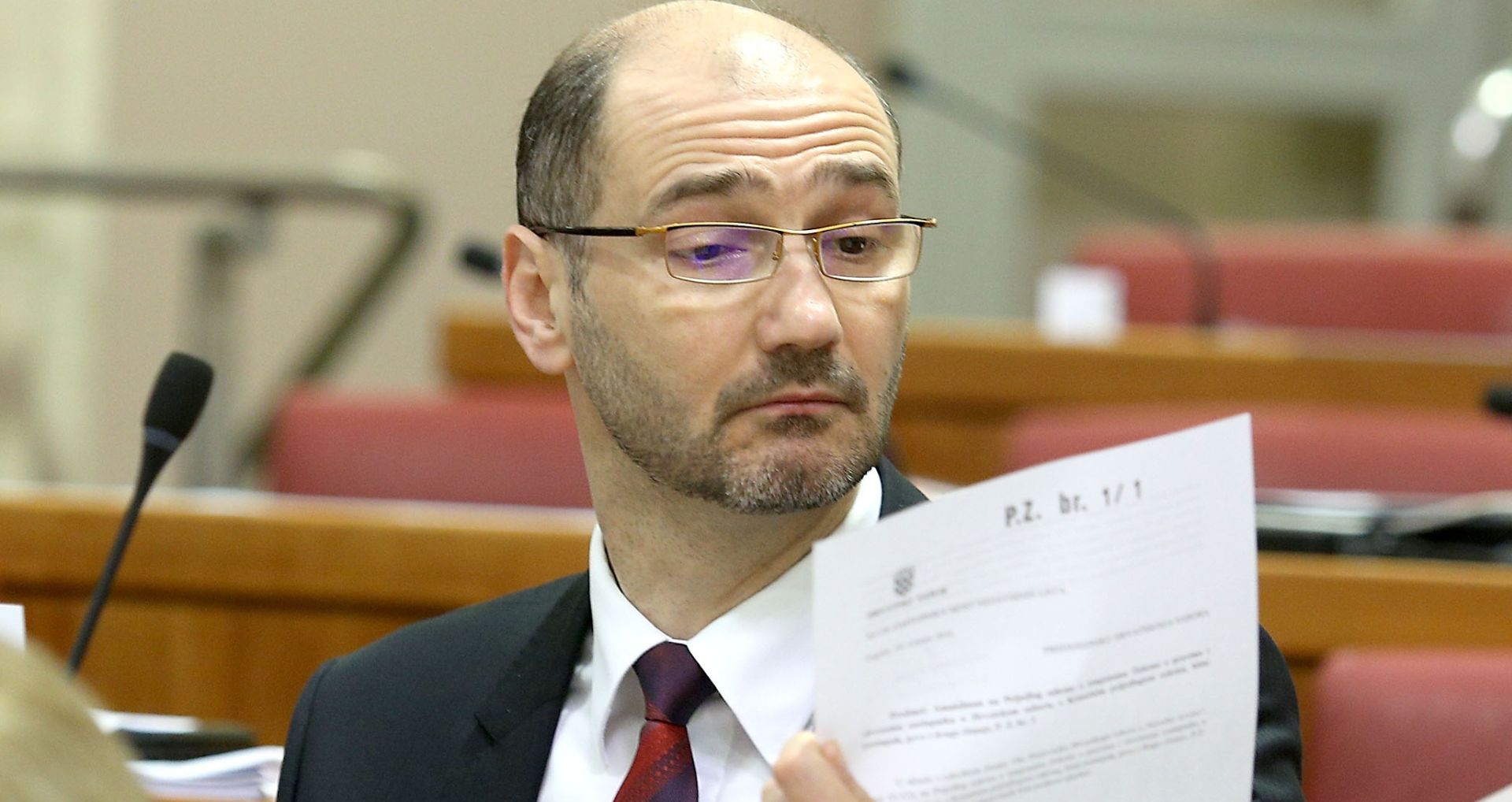 24.02.2016., Zagreb - Hrvatski sabor vec drugi tjedan raspravlja o o izvjescima Drzavnog ureda za reviziju. Josko Klisovic. 
Photo: Patrik Macek/PIXSELL