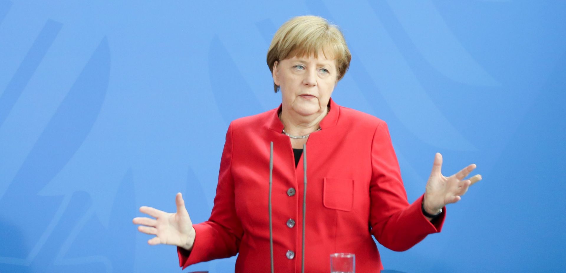 epa05265625 German Chancellor Angela Merkel (CDU) speaks with the Indonesian President Joko Widodo to media representatives in the German Chancellery in Berlin, Germany, 18 April 2016. Joko Widodo arrived in Germany on the first day of his five-day tour of Europe.  EPA/KAY NIETFELD