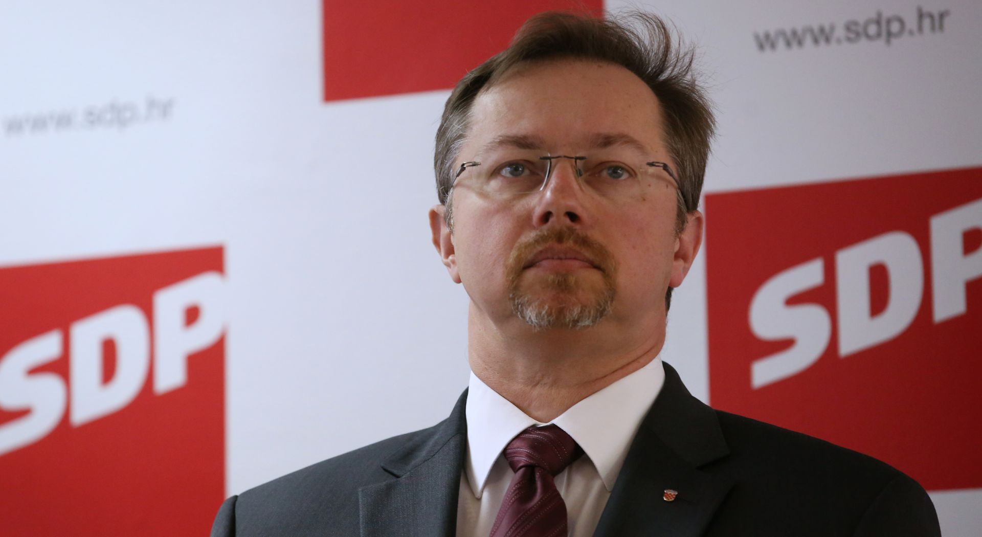 Zagreb, 31.03.2016. - Saborski zastupnci SDP-a Mirando Mrsiæ i Sinia Varga odrali su konferenciju za medije na temu: "Trebaju li najsiromaniji sanirati zdravstveni proraèun?". foto HINA/ Lana SLIVAR DOMINIÆ/ lsd