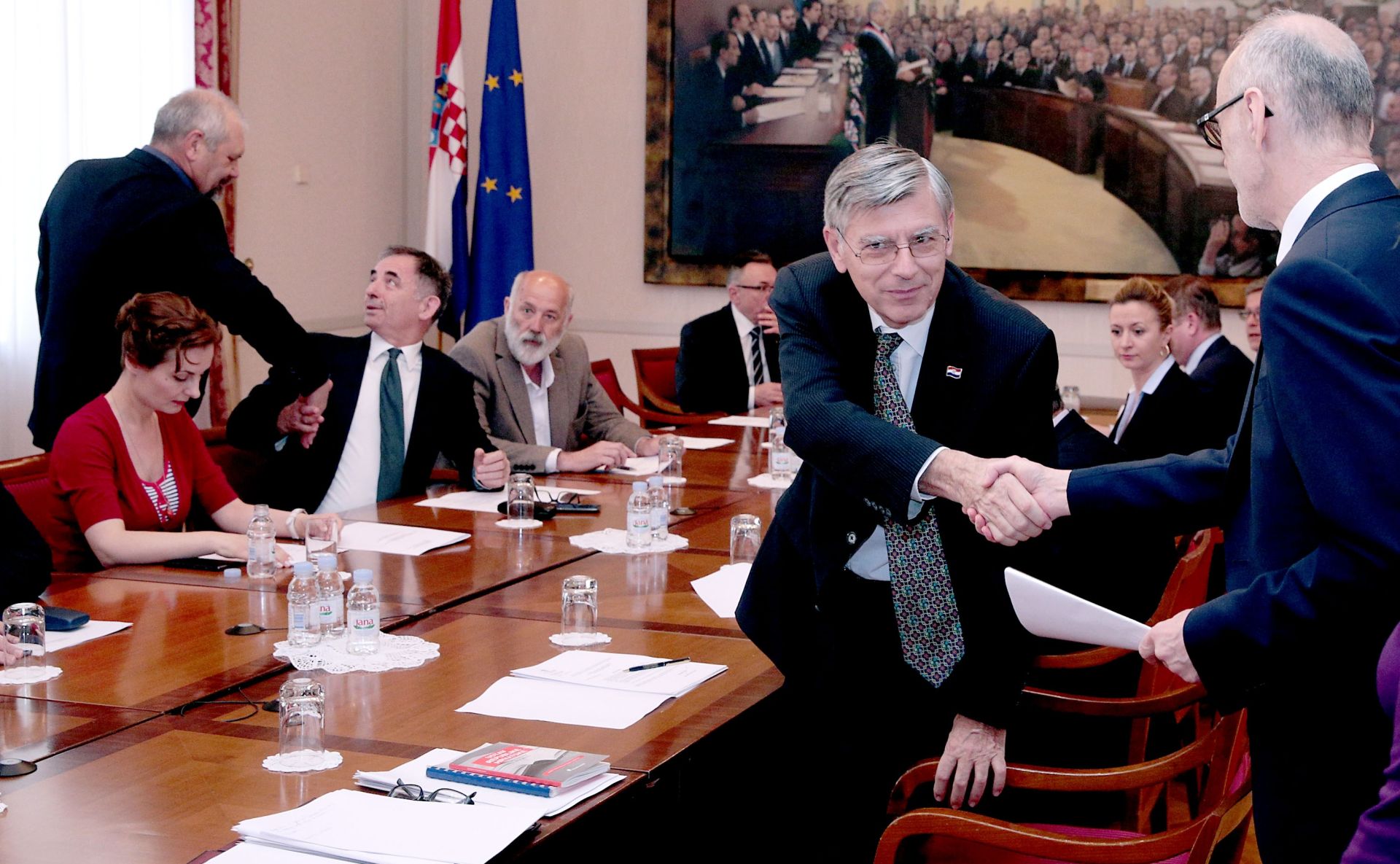 06.04.2016., Zagreb - Uoci 3. sjednice u Saboru je odrzana sjednica Predsjednistva na kojoj je s predsjednicima klubova zastupnika dogovaran dnevi red. Irena Petrijevcanin Vuksanovic, Silvano Hrelja, Milorad Pupovac, Zeljko Reiner, Robert Podolnjak. 
Photo: Patrik Macek/PIXSELL