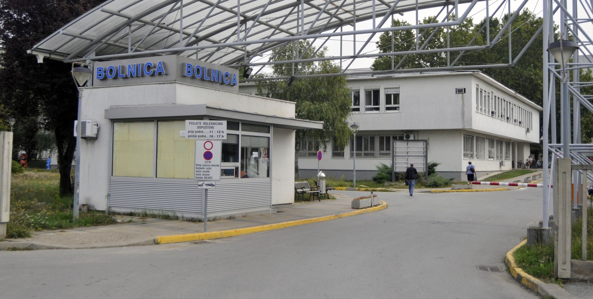 25.09.2013., Vinkovci - Sanacijski upravitelj tjera Udrugu Drustvo Nasa djeca iz Opce bolnice gdje su uredili i opremili igraonicu za male pacijente koji tamo igrom skracuju bolnicke dane.
Photo: Goran Ferbezar/PIXSELL