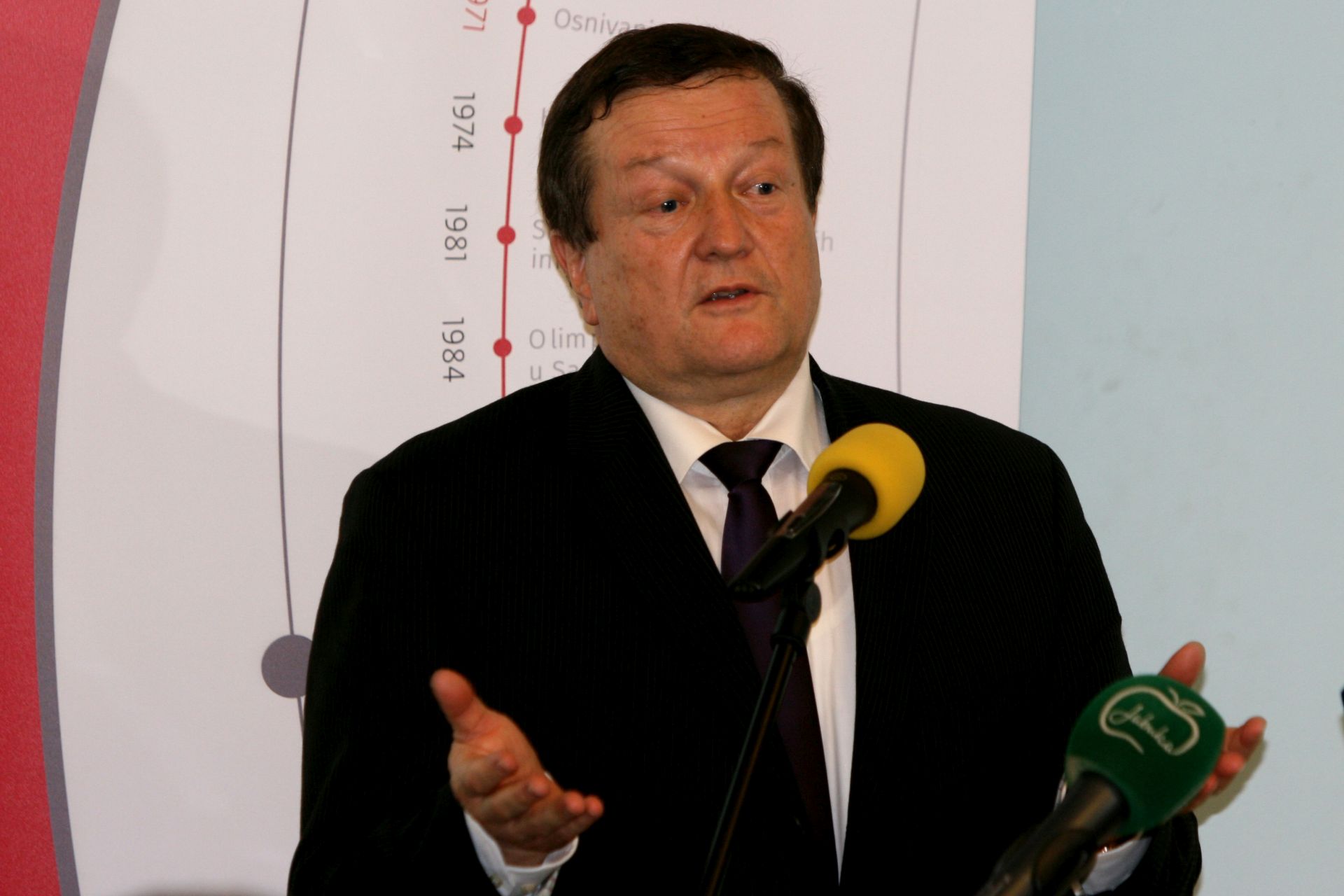 Zagreb, 03.05.2016. - Sveuèilini raèunski centar (Srce) sveèano je proslavilo 45. obljetnicu djelovanja. Ravnatelj Srca Zoran Bekiæ i zamjenik ravnatelja Ivan Mariæ su se tijekom interaktivne prezentacije osvrnuti na dosadanji rad i postignuæa Srca, na sadanje poslove i zadaæe. Prvi put predstavljena je  druga lokacija Srca u sveuèilinom kampusu Borongaj. Na fotografiji Damir Boras. foto HINA/ Zvonimir KUHTIÆ/ zk