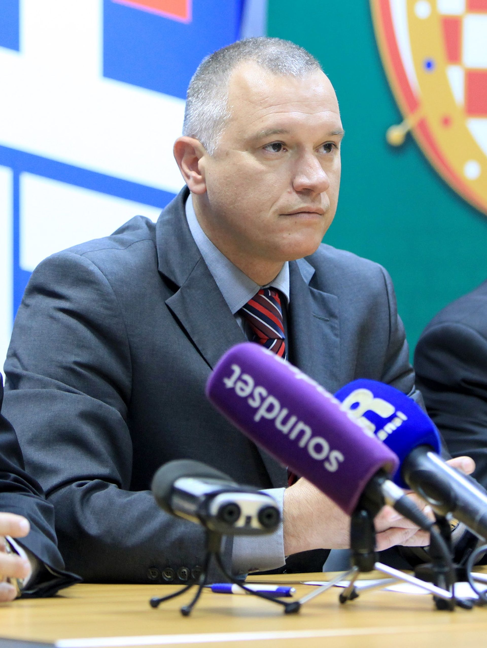 27.05.2013,. Rijeka - Konferencija za medije HDZ-a uoci drugog kruga lokalnih izbora na kojoj su sudjelovali Hrvoje Buric i Davor Stier. Photo: Nel Pavletic/PIXSELL