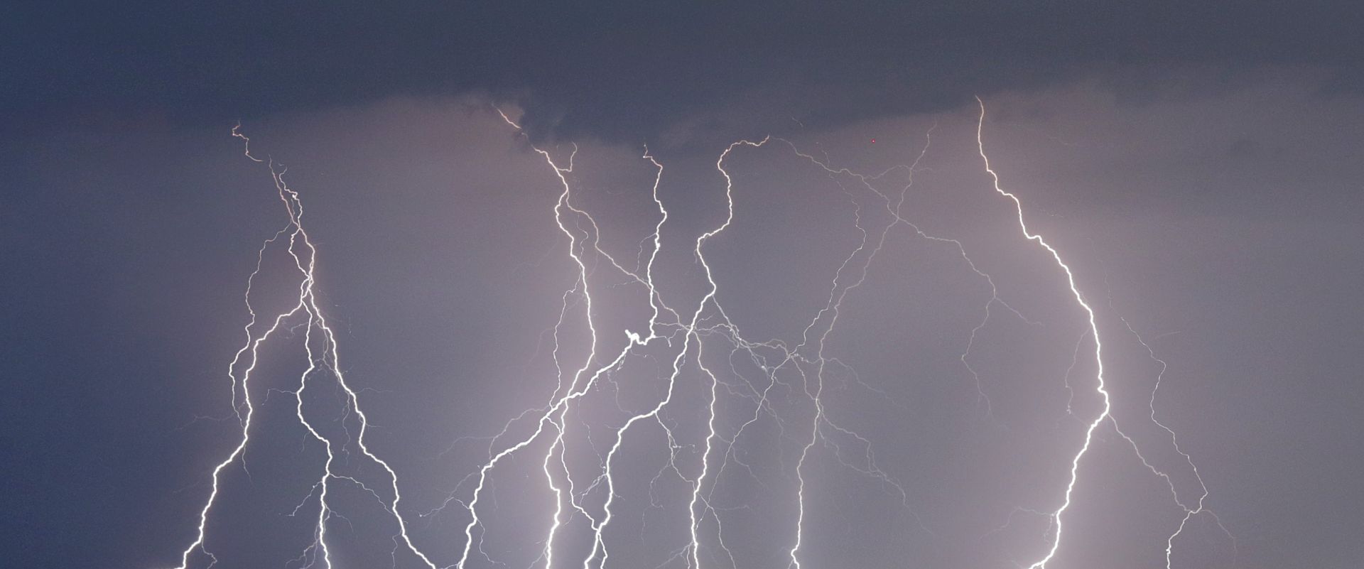 31.07.2015., Zadar - Zadarsko podrucje u noci je pogodilo grmljavinsko nevrijeme. 
Photo: Borna Filic/PIXSELL