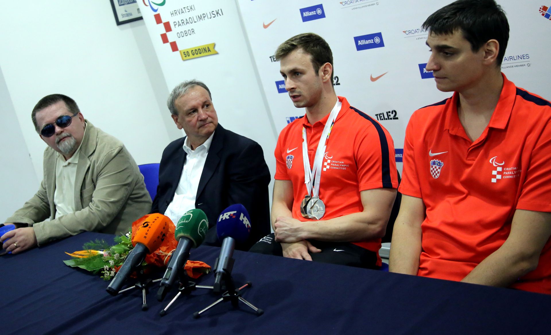 Zagreb, 09.05.2016. -  Konferencija za medije Hrvatskog paraolimpijskog odbora u povodu dolaska reprezentacije s IPC Otvorenog europskog plivaèkog Prvenstva za osobe s invaliditetom u portugalskom Funchalu na kojem je Kristijan Vincetiæ osvojio bronèano i srebrno odlièje. Na fotografiji (D-L) Igor Berislaviæ, Kristijan Vincetiæ, Ratko Kovaèiæ, Darko Matiæ. foto HINA/ Lana SLIVAR DOMINIÆ/ lsd
