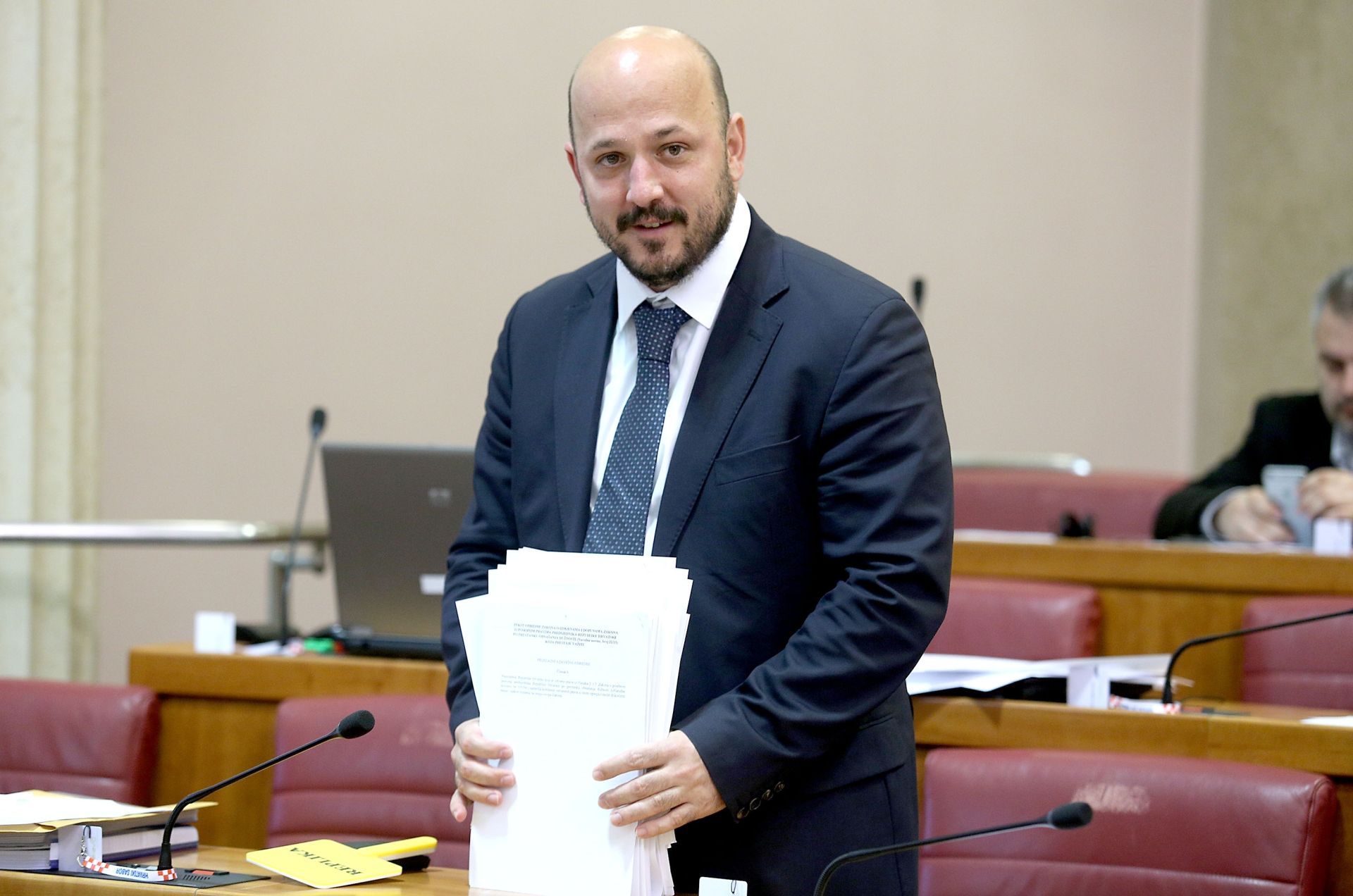 13.05.2016., Zagreb - Raspravom o Konacnom prijedlogu zakona o izmjeni Zakona o financiranju politickih aktivnosti i izborne promidzbe nastavljena je 3. sjednica Sabora. Gordan Maras. 
Photo: Patrik Macek/PIXSELL