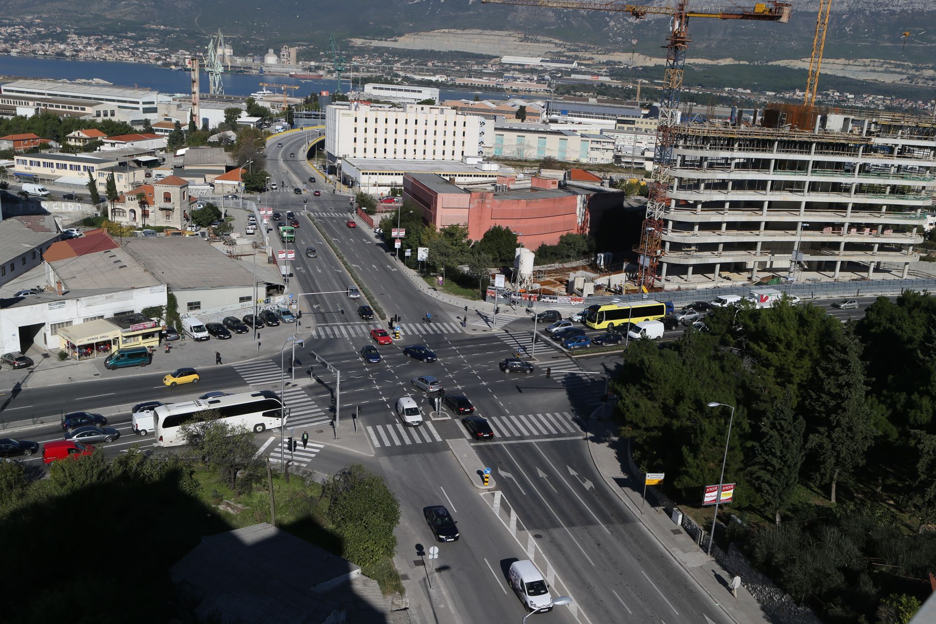 02.11.2015.,Split-panoramski pogled na krizanje ulica Domovinskog rata i pocetka Dubrovacke 
Photo: Ivo Cagalj/PIXSELL