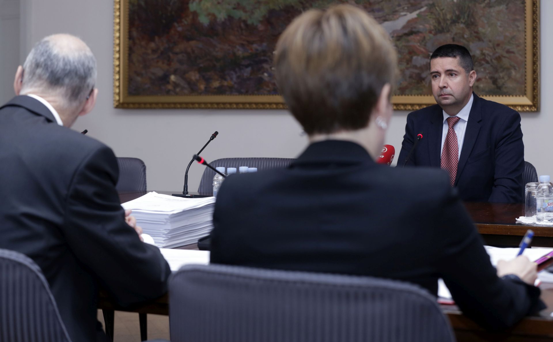 Zagreb, 18.05.2016 - Saborski Odbor za Ustav, Poslovnik i politièki sustav nastavlja  razgovore s kandidatima, od kojih æe Sabor izabrati deset sudaca Ustavnog suda. Na fotografiji kandidat Zorislav Kaleb.
foto HINA/ Denis CERIÆ /dc