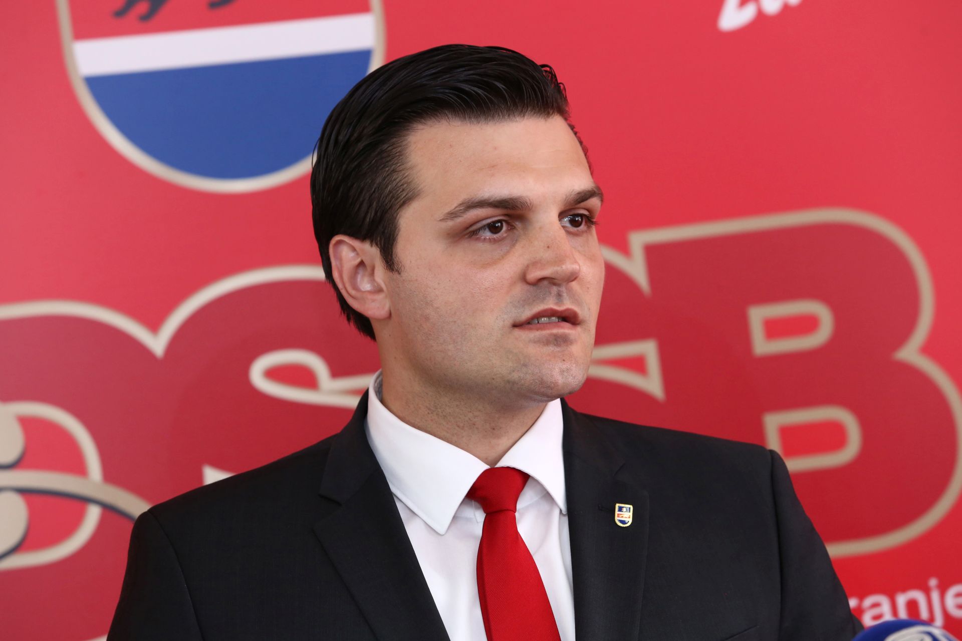 Osijek, 25.04.2016  - Konferencija za novinare u sjeditu HDSSB-a. Na slici Dragan Vulin.
foto HINA/ ik