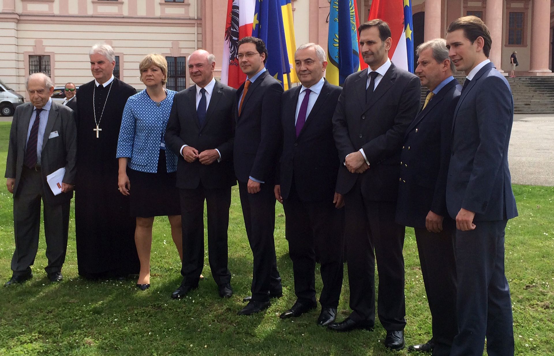 Krems, 11.6.2016 - Ministar vanjskih i europskih poslova Miro Kovaè sudjeluje na Europskom forumu Wachau 2016. koji se odrava u Benediktinskom samostanu Göttweig pokraj Kremsa u Republici Austriji. Na slici Columban Luser, Barbara Schwarz, Erwin Pröll, Daniel Mitov, Lazar Comanescu, Miro Kovaè, Johannes Hahn i Sebastian Kurz.
foto HINA/ MVEP/ ua