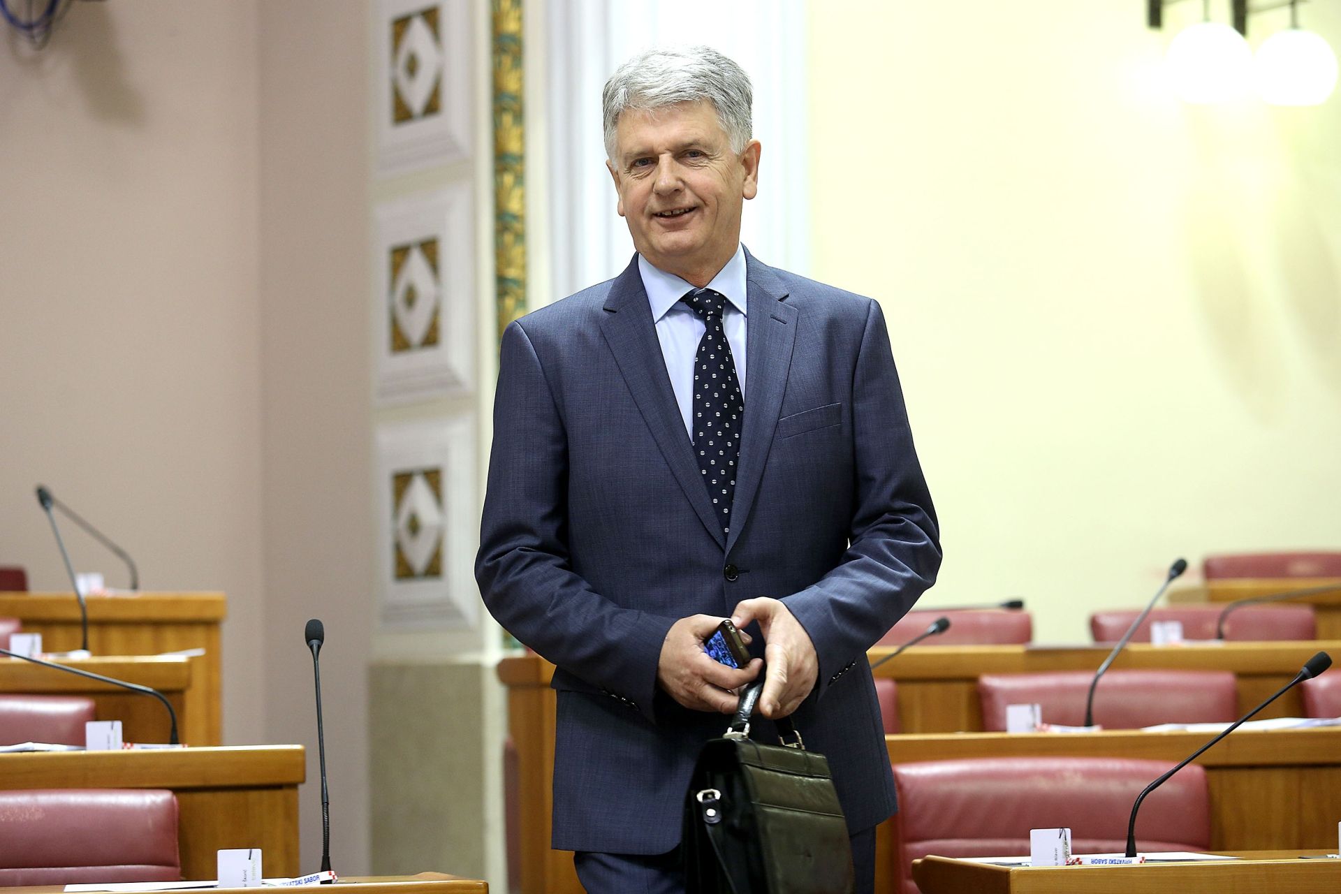 03.02.2016., Zagreb - Nakon prisege bivsih ministara Sabor je sjednicu nastavio raspravom o financijskom izvjestaju HBOR-a. Ivica Misic.
Photo: Patrik Macek/PIXSELL