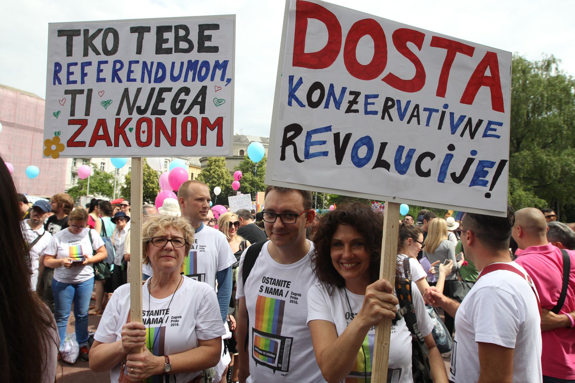 11.06.2016., Zagreb - XV Povorka ponosa LGBTIQ osoba i obitelji pod sloganom Jos Hrvatska ni 'propala. Sudionici povorke okupili su se ispred Muzeja Mimara odakle su krenuli sredisnjim gradskim ulicama do parka Ribnjak gdje je odrzan prigodni progam. Gordana Sobol, Spomenka Abversek, Danica Juricic Spasovic. Photo: Boris Scitar/Vecernji list/PIXSELL