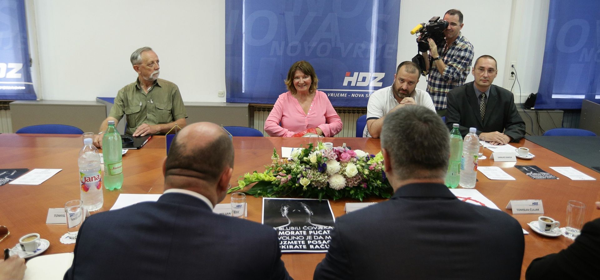 08.07.2015., Zagreb - Predsjednik HDZ-a Tomislav Karamarko sudjelovao je na sastanku s predstavnicima Udruge blokirani u sklopu ciklusa Razgovora za bolju Hrvatsku u prostorijama stranke. Zeljko Lukunic/PIXSELL