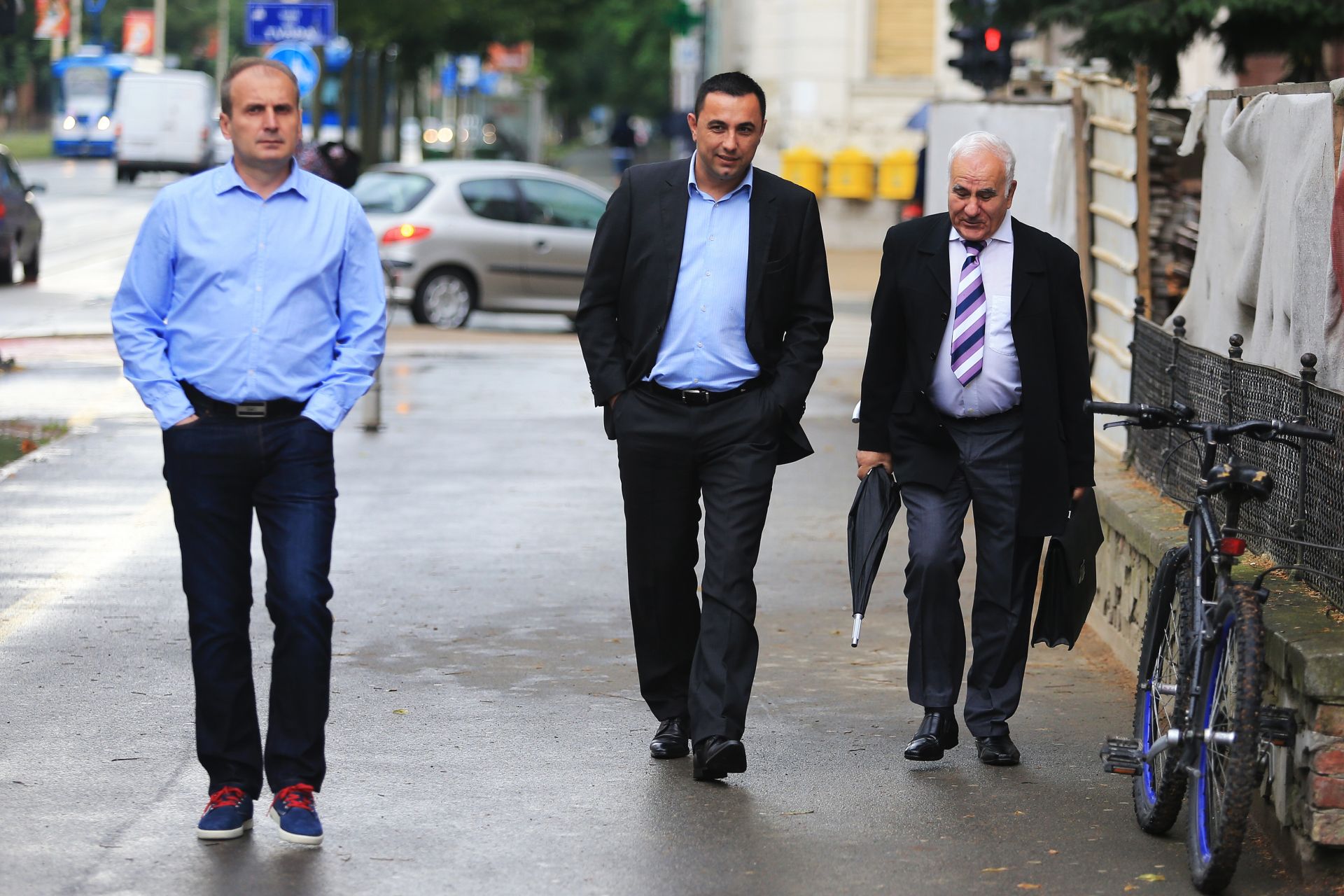 15.06.2016., Osijek - Pripremno rociste na Zupanijskom sudu na ponovljenom sudjenju bivsem zapovjedniku KOV-a generalu Mladenu Kruljcu i ostalima. Ivan Miskovic i Ivica Batinic s odvjetnikom
Photo: Davor Javorovic/PIXSELL