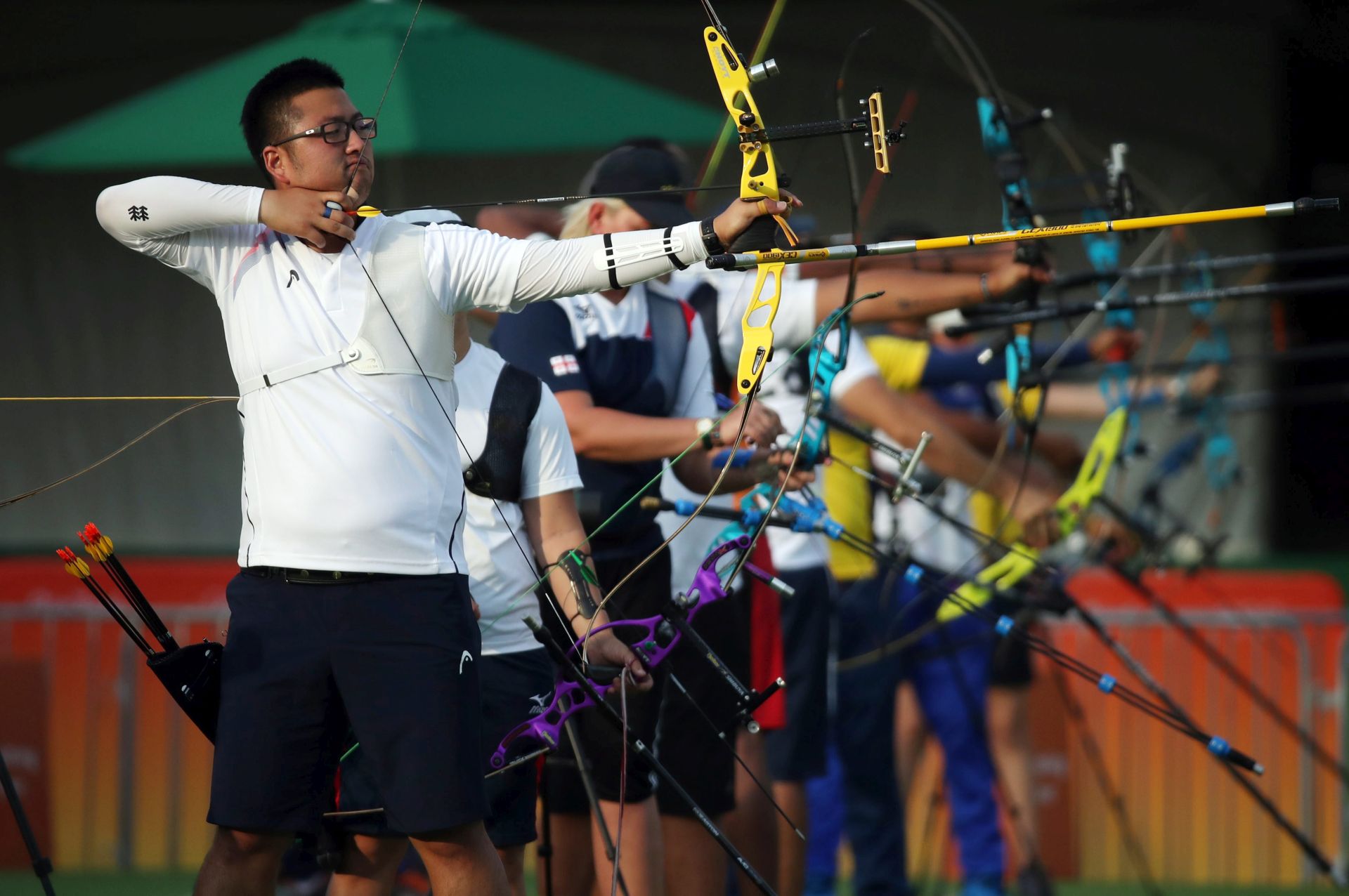 epa05451506 South Korean archer Kim Woo-jin trains at Sambodromo in Rio de Janeiro, Brazil, 01 August 2016, as he prepares for the Olympics. Kim is No. 1 in the world rankings in men's recurve archery. The Rio 2016 Olympics will take place from 05 August until 21 August 2016 in Rio de Janeiro.  EPA/YONHAP SOUTH KOREA OUT