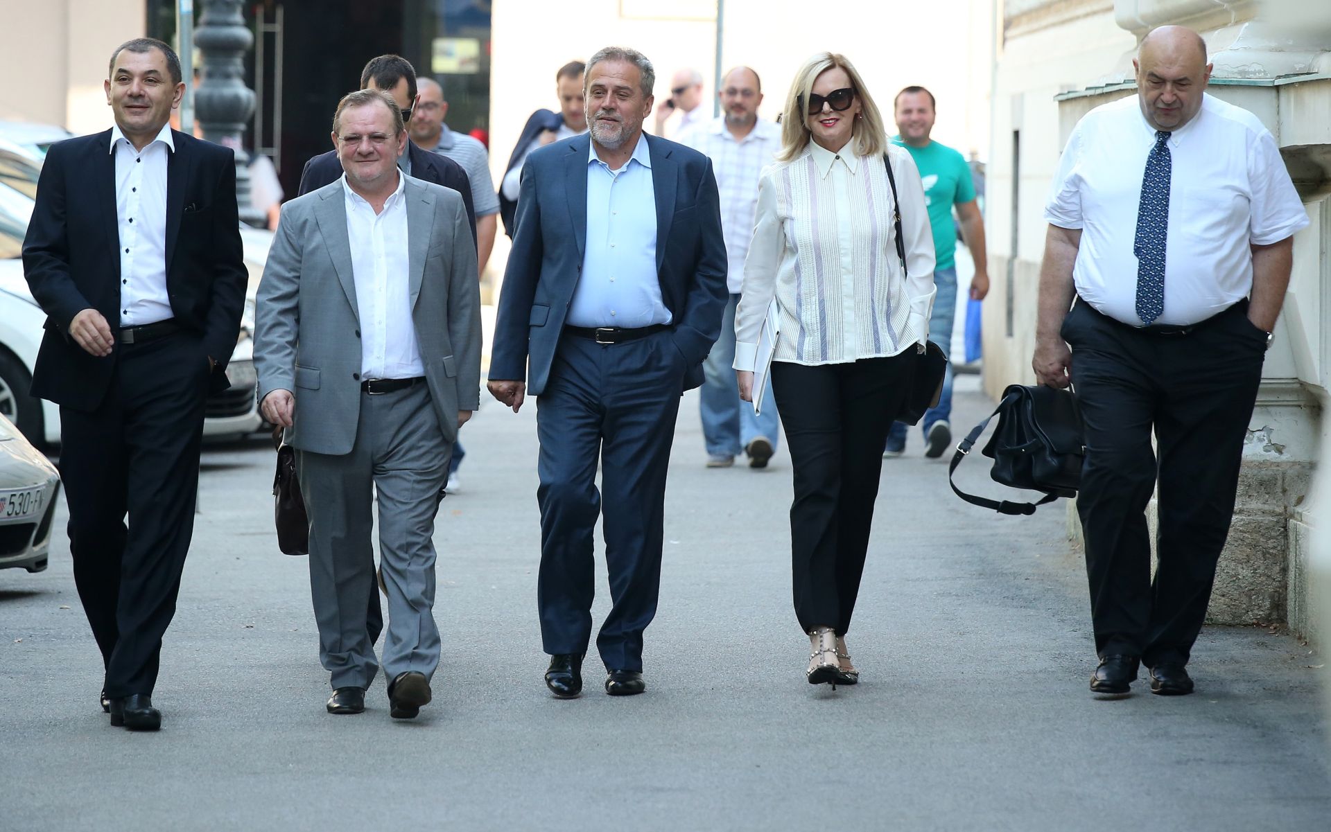 17.07.2015., Zagreb - Milan Bandic, Ivica Lovric te njihovi odvjetnici Kresimir Krsnik, Jadranka Slokovic i Cedo Prodanovic dolaze na Zupanijski sud gdje ce Optuzno vijece odlucivati o optuznici protiv Milana Bandica, Ivice Lovrica i Zdenke Palac u predmetu "standovi". Photo: Sanjin Strukic/PIXSELL