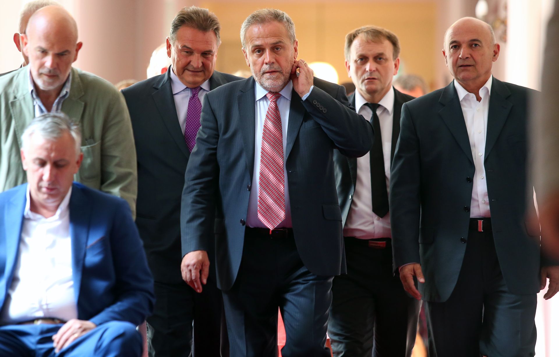 12.08.2016., Zagreb - Predstavnici Koalicije za premijera (Bandic Milan 365 - Stranka rada i solidarnosti, Narodna stranka Reformisti, Novi val - Stranka razvoja, Hrvatska seljacka stranka Stjepan Radic i Blok umirovljenici zajedno) predali su kandidacijske liste za prijevremene parlamentarne izbore koji ce se odrzati 11. rujna, Drzavnom izbornom povjerenstvu u Hrvatskom saboru. Radimir Cacic, Milan Bandic, Milivoj Spika, Ljubo Jurcic, Miodrag Demo.
Photo: Jurica Galoic/PIXSELL