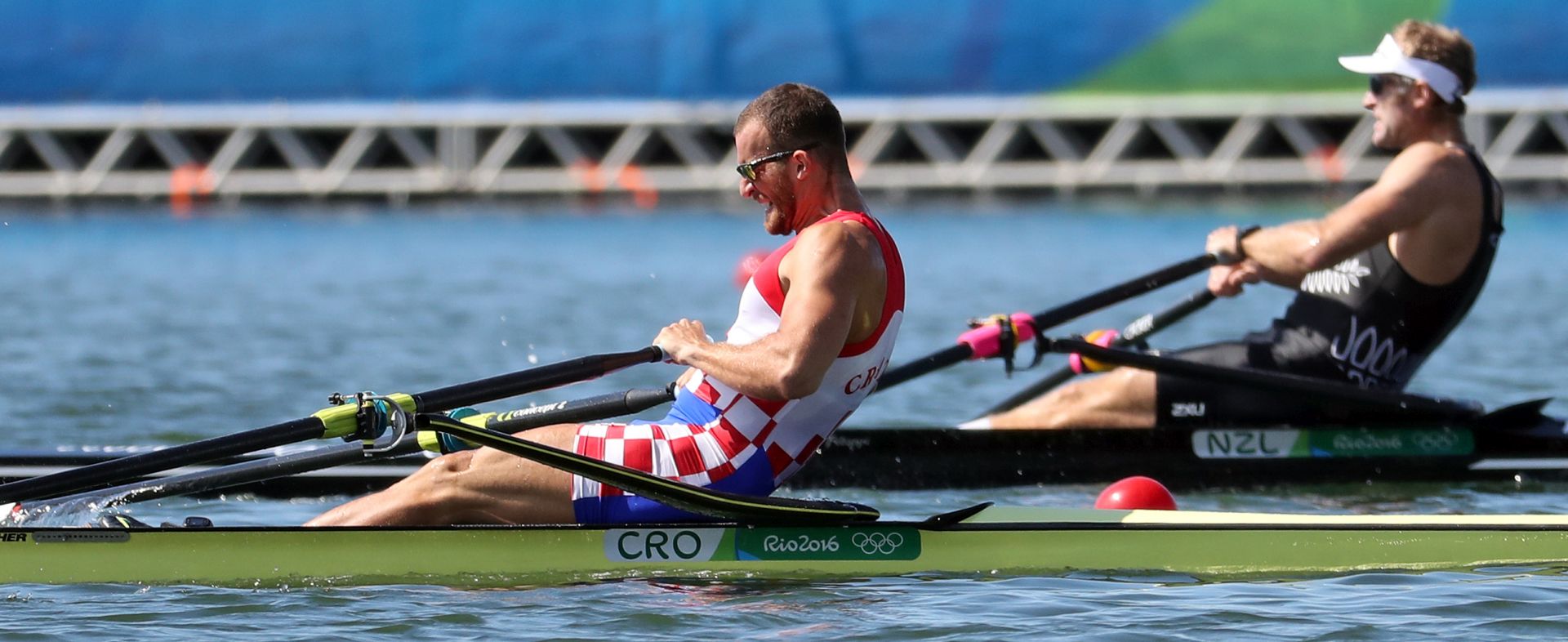 Rio de Janeiro, 13.08.2016 - Hrvatski veslaè Damir Martin osvojio je srebrnu medalju u samcu na Olimpijskim igrama u Rio de Janeiru, on je u foto-finiu u finalu izgubio od branitelja naslova otprije èetiri godine iz Londona, Novozelanðanina Mahea Drysdalea, dok je broncu osvojio trostruki uzastopni svjetski prvak Èeh Ondrej Synek.
foto HINA/ Damir SENÈAR /ds