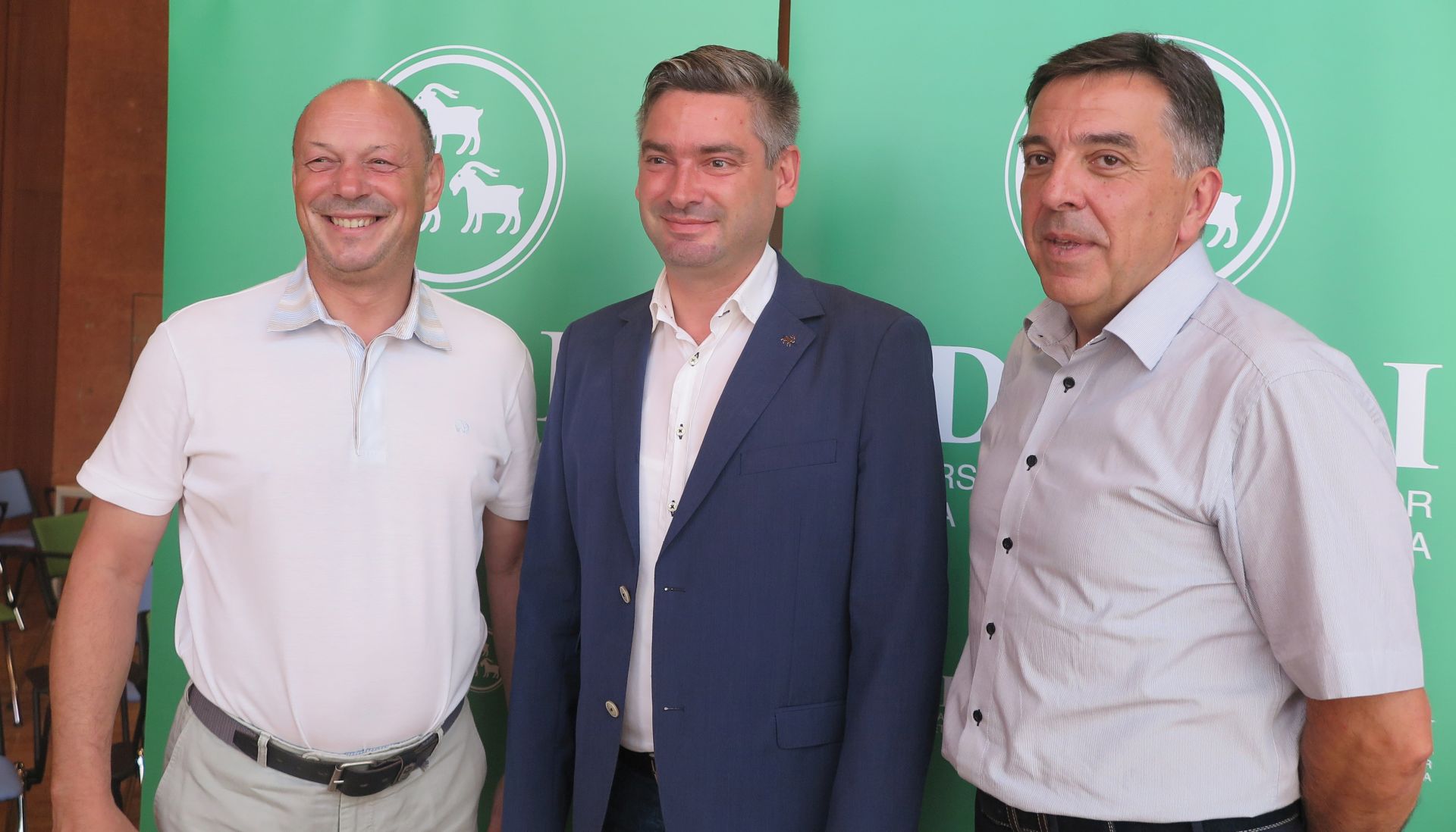 Pazin, 30.07.2016 - Istarski demokratski sabor (IDS) na parlamentarne izbore izlazi s Primorsko-goranskim savezom (PGS) i Listom za Rijeku, odluèeno je jednoglasno na sjednici Savjeta IDS-a u subotu u Pazinu,  nakon to je to stranaèko tijelo, kako navode u IDS-u, razmotrilo sve opcije. Na slici Giovanni Sponza, Boris Miletiæ i Tulio Demetlika.
foto HINA/ Daniel SPONZA/ ik