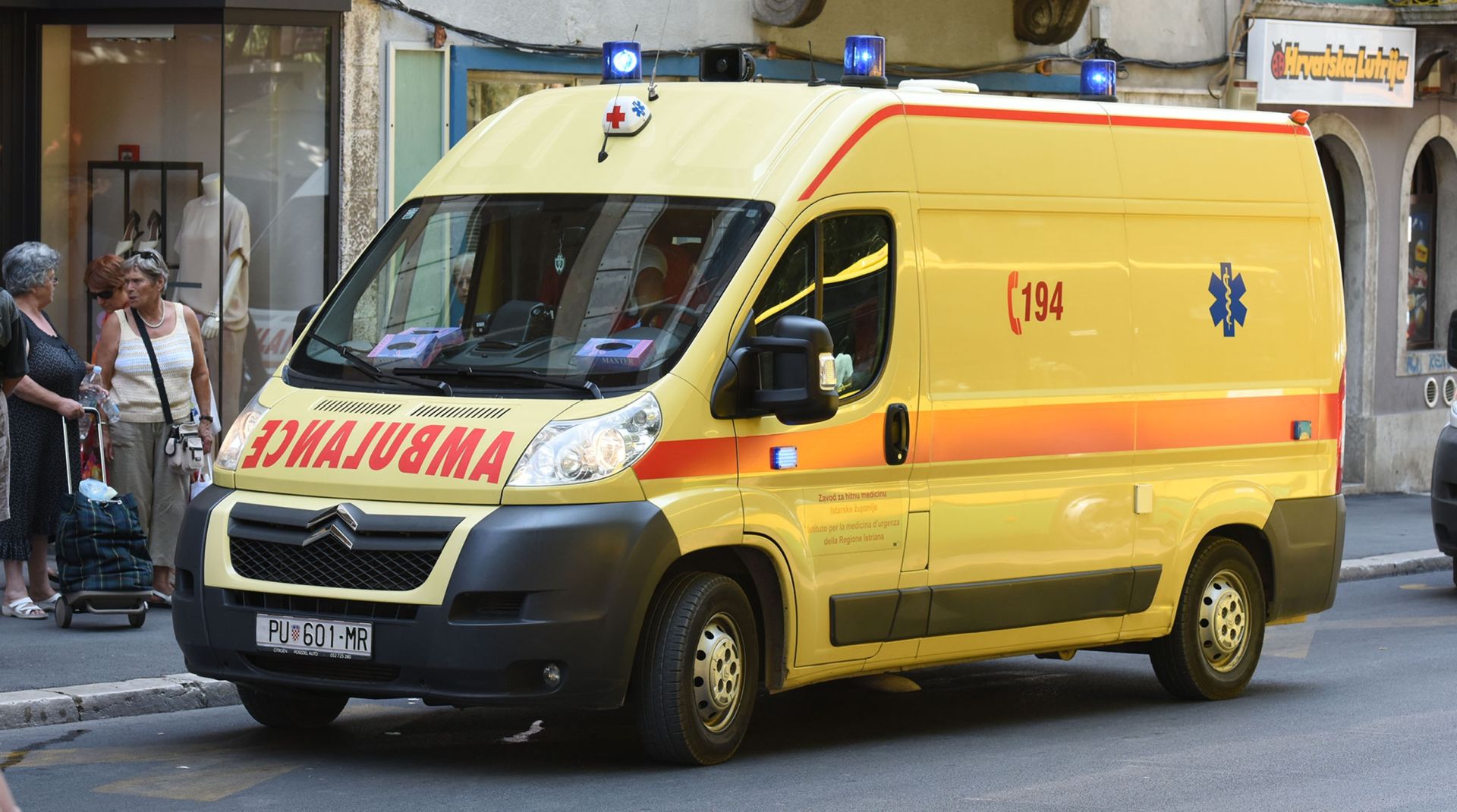 21.07.2015., Pula - Velika vrucina i sparina ugrozavaju zdrastveno stanje starijih i kronicnih bolesnika pa tako ekipe hitne pomoci u Puli tokom cijelog dana imaju pojacane intervencije. 
Photo: Dusko Marusic/PIXSELL