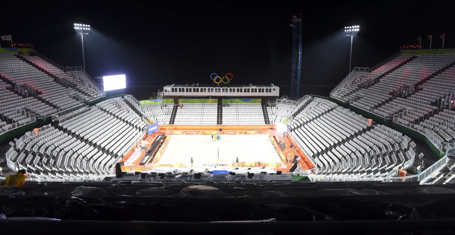 epa05452695 Overview of the Beach Volleyball arena at Copacabana Beach in Rio de Janeiro, Brazil, 02 August 2016. The Rio 2016 Olympics will take place from 05 August until 21 August 2016 in Rio de Janeiro.  EPA/LUKAS COCH AUSTRALIA AND NEW ZEALAND OUT