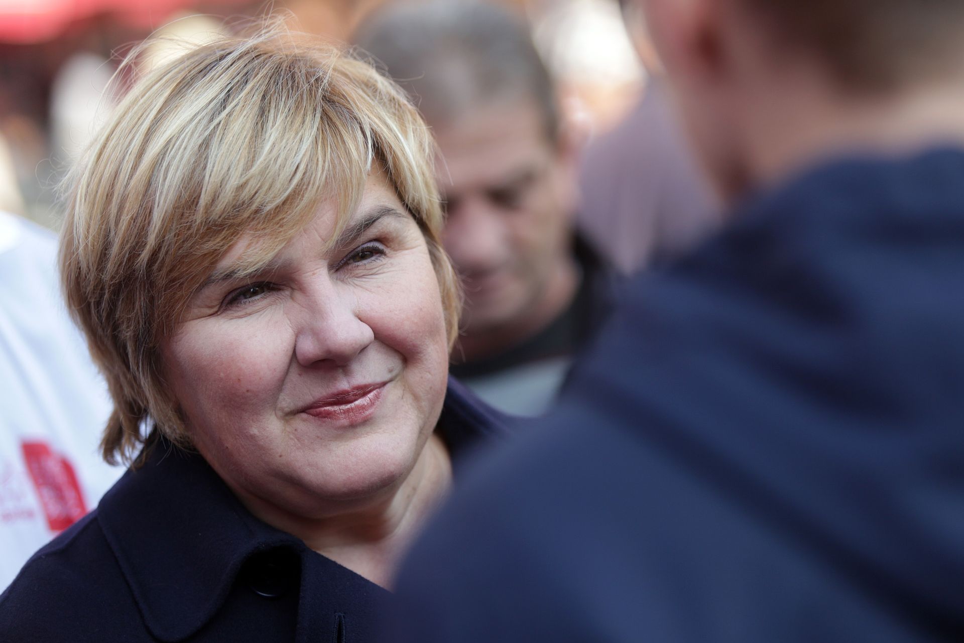 31.10.2015., Zagreb - Zeljka Markic druzila se s gradjanima na Trgu bana Josipa Jelacica kod standa U ime obitelji. Najmladjima su podjelili balone.
Photo: Borna Filic/PIXSELL