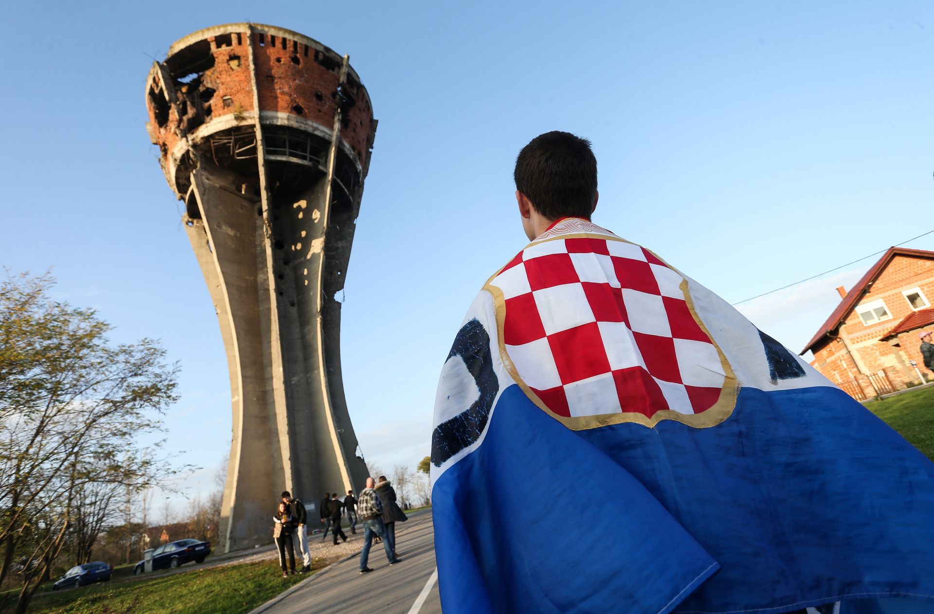 17.11.2014., Vukovar - Okupljanje ispred vodotornja, simbola grada Vukovara, uoci obiljezavanja obljetnice pada tog grada.
Photo: Petar Glebov/PIXSELL
