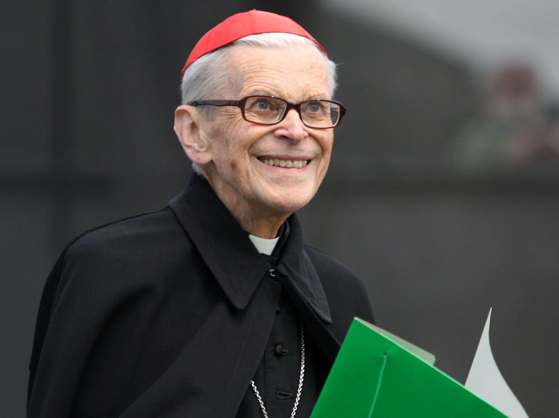 epa05451622 (FILE) A file photo dated 08 May 2008 shows cardinal Franciszek Macharski in Krakow, Poland. Deputy spokesman for the Krakow Archdiocese Father Piotr Studnicki announced on 02 August 2016 that Cardinal Franciszek Macharski, the former Krakow Metropolitan, has died at the age of 89. Cardinal Macharski was the metropolitan of Krakow in the 1979-2005, he succeeded Karol Wojtyla, who was elected pope in 1978. Macharski retired in 2005. Pope Francis visited Cardinal Macharski, a close friend of the late Pope John Paul II, while visiting Poland, 28 July 2016.  EPA/JACEK BEDNARCZYK POLAND OUT