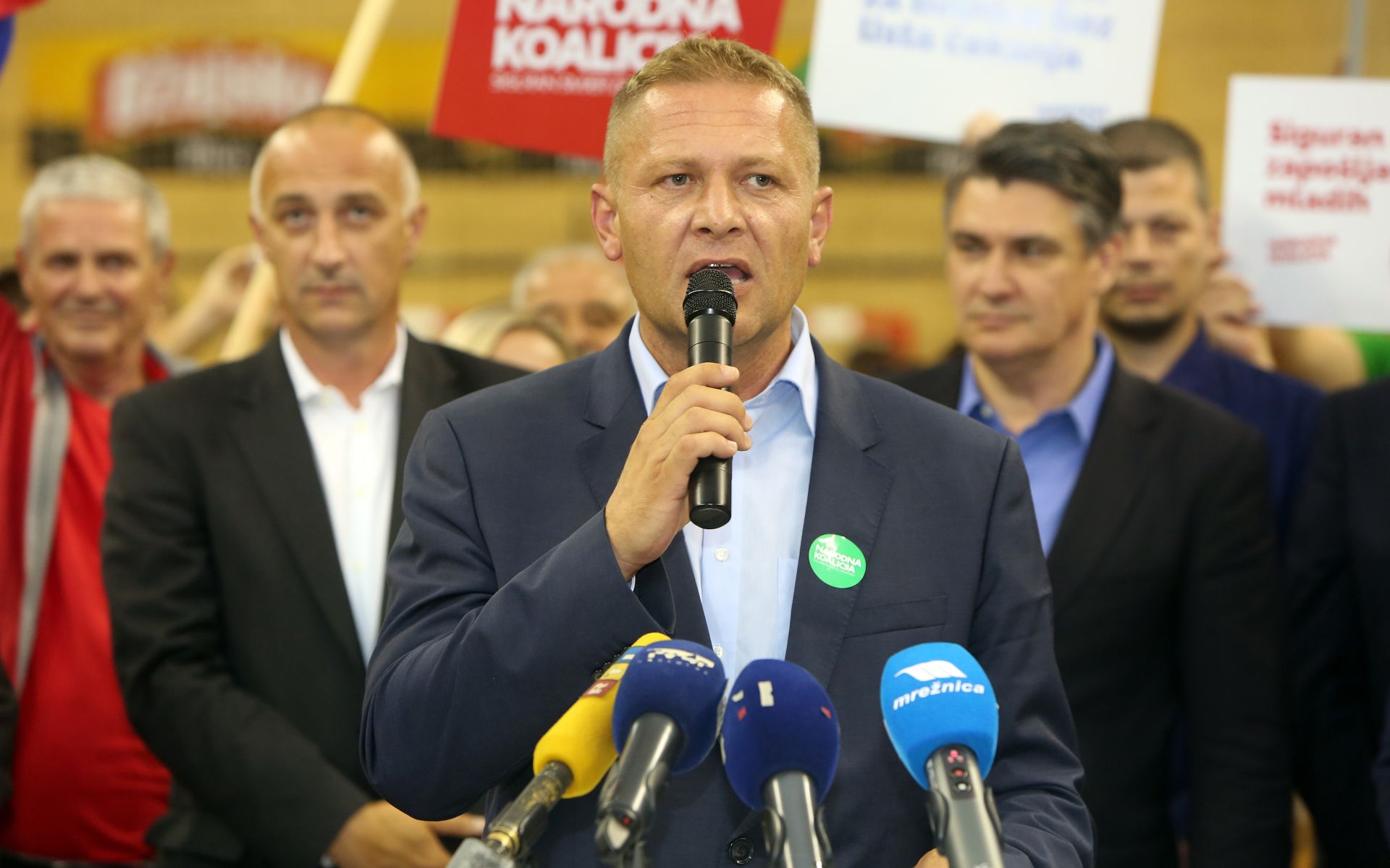 06.09.2016., Karlovac - Predizborni skup Narodne koalicije za VII. izbornu jedinicu. Uz nositeljicu liste Milanku Opacic na skupu su govorili  Zoran Milanovic (SDP),  Ivan Vrdoljak (HNS), Silvano Hrelja (HSU) i predsjednik HSS-a Kreso Beljak.
Photo: Kristina Stedul Fabac/PIXSELL