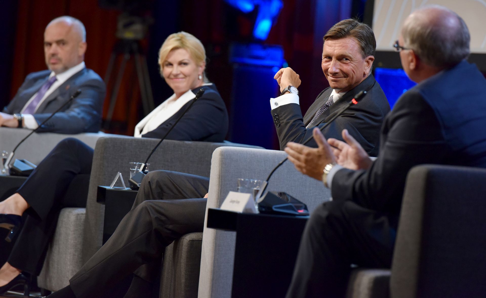 Bled, 5. rujna 2016. - Predsjednica RH Kolinda Grabar-Kitaroviæ sudjeluje na Bledskom stratekom forumu. Na fotografiji albanski premijer Edi Rama, predsjednica Grabar-Kitaroviæ, slovenski predsjednik Borut Pahor tijekom Panela lidera.
foto HINA / Tamino PETELINEK / STA / mm