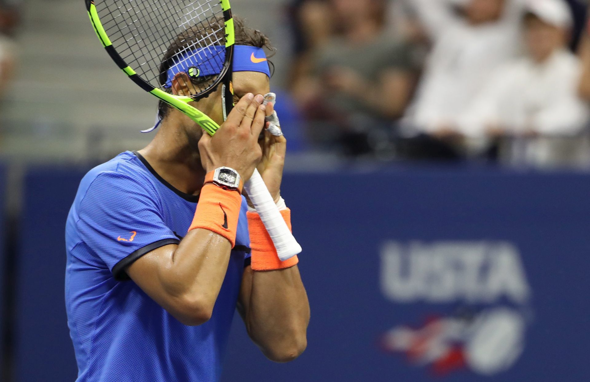 epa05524748 Rafael Nadal of Spain reacts after a point against Lucas Pouille of France on the seventh day of the US Open Tennis Championships at the USTA National Tennis Center in Flushing Meadows, New York, USA, 04 September 2016.  The US Open runs through 11 September.    EPA/ANDREW GOMBERT