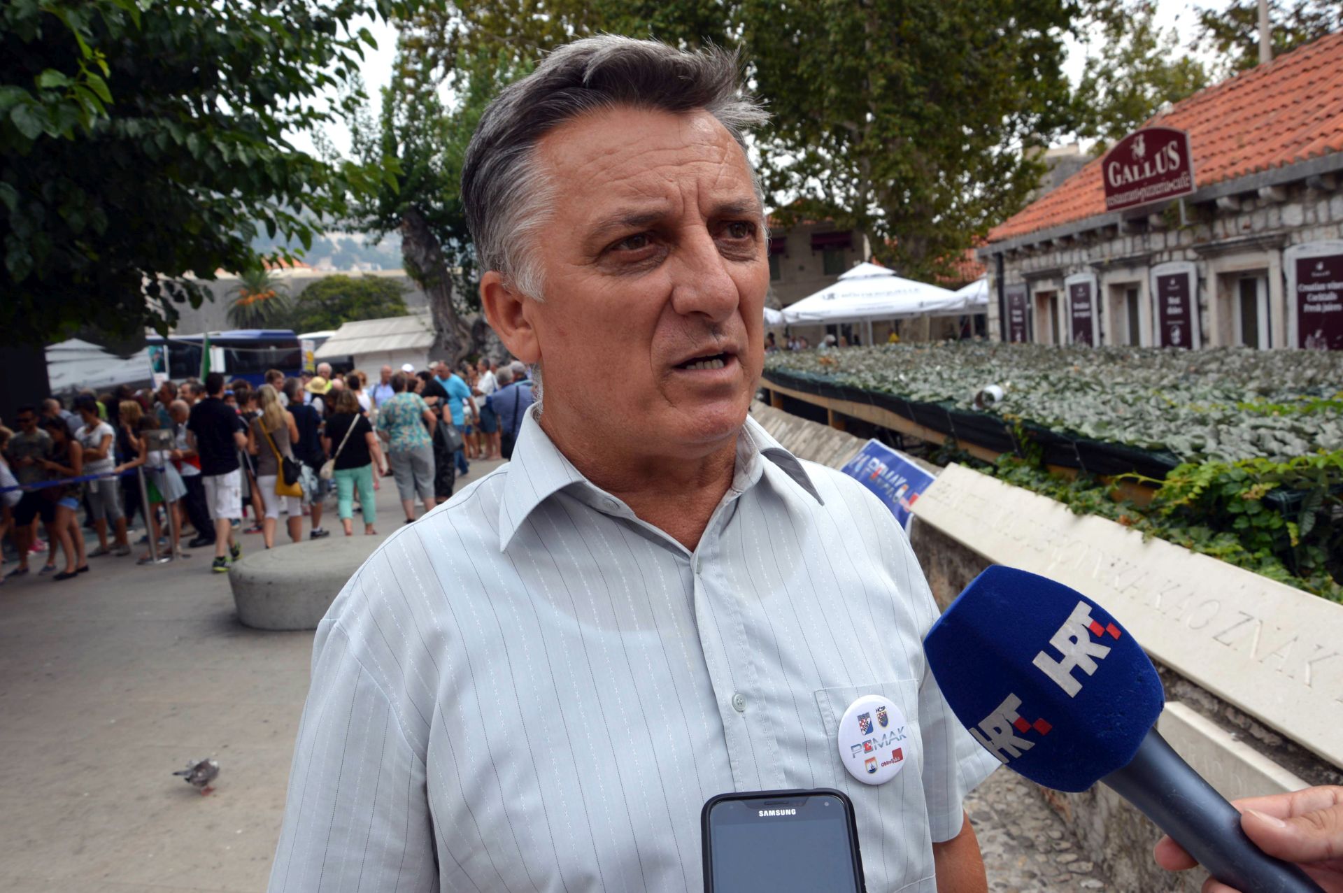 Dubrovnik, 5. rujna 2016. - Nositelj liste za Hrvatski sabor u X. izbornoj jedinici koalicije Pomak Luka Podrug rekao je u ponedjeljak u Dubrovniku kako je lustracija preduvjet svih bitnih promjena u Hrvatskoj. Na fotografiji Luka Podrug.
foto HINA / Nika MILETIÆ / mm