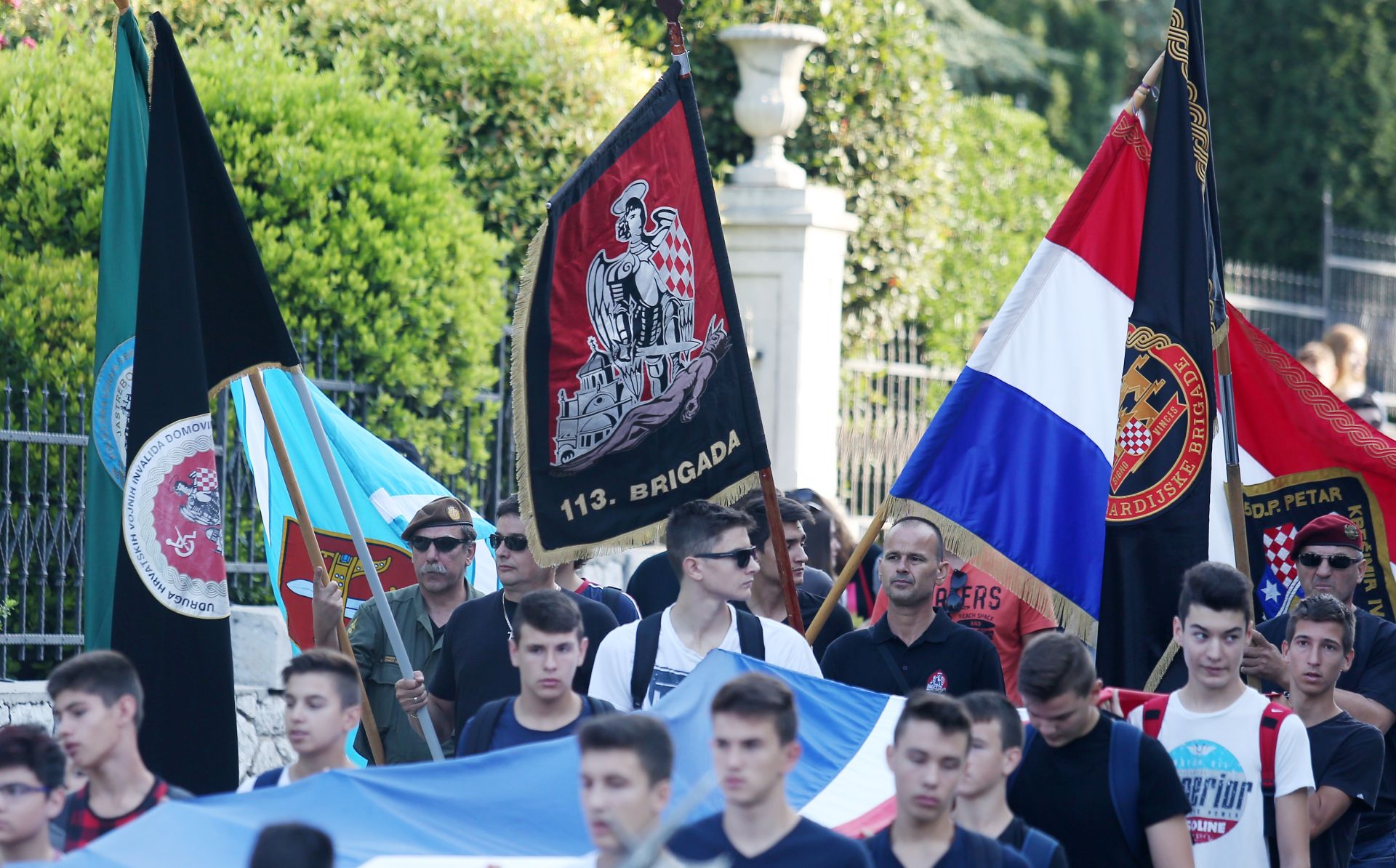 16.09.2016., Sibenik - Povodom proslave 25. obljetnice Hrvatske ratne mornarice i 25. obljetnice Spomendana rujanskog rata organiziran je mimohod branitelja, gradjana i djece iz osnovnih i srednjih skola od Spomen obiljezja smrtno stradalim hrvatskim braniteljima u Domovinskom ratu do sibenske rive na kojoj su privezani brodovi Hrvatske ratne mornarice.
Photo: Dusko Jaramaz/PIXSELL