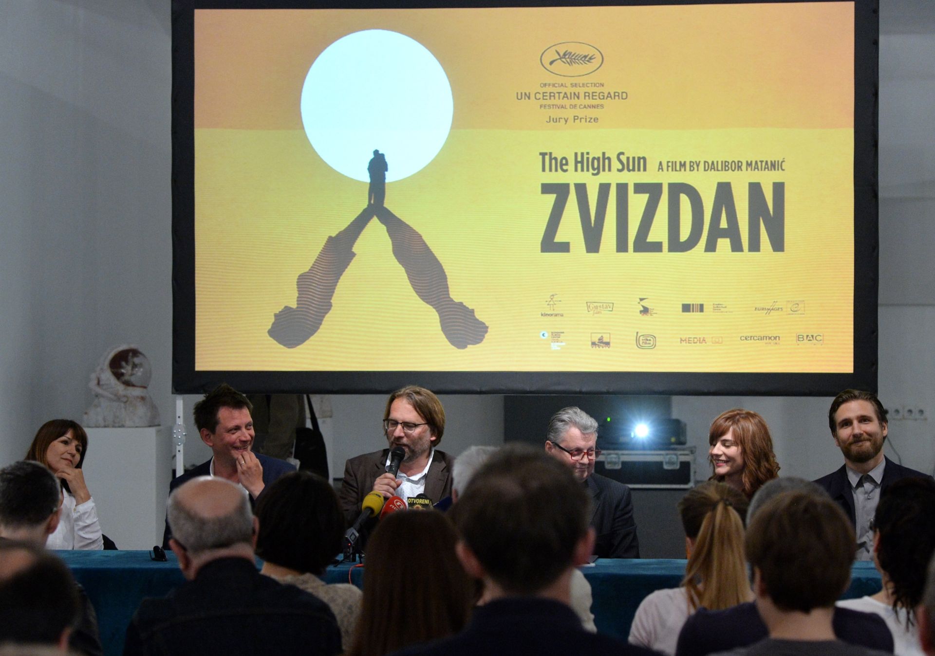 27.05.2015., Zagreb - U Gliptoteci je  
odrzana konferencija za medije ekipe filma Zvizdan nagradjenog na filmskom festivalu u Cannesu. Ankica Juric Tilic, Dalibor Matanic, Hrvoje Hribar, Berislav Sipus. Tihana Lazovic, Goran Markovic.
Photo: 