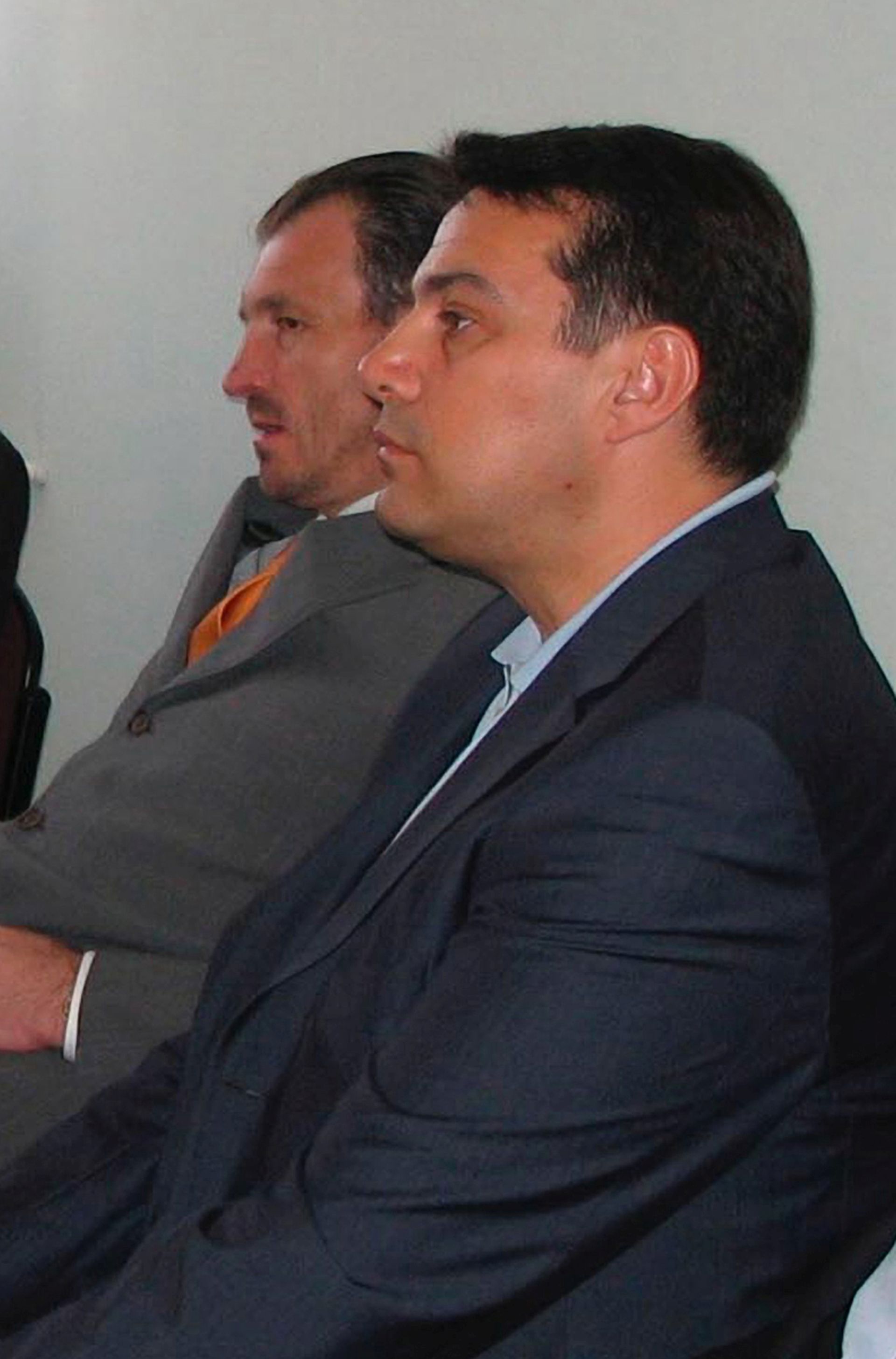Zagreb, 22.12.2009 - Arhivska fotografija od 08.06.2006. godine prikazuje Blaa Petroviæa. Izvanraspravno vijeæe zagrebaèkog upanijskog suda odluèilo je da kontroverzni poduzetnik Blao Petroviæ moe izaæi iz pritvora uz jamèevinu od dva milijuna kuna. Vijeæe je, naime, odbilo albu tuiteljstva i potvrdilo odluku istranog suca Zdenka Posavca koji je prihvatio Petroviæevu jamèevinu u nekretnini vrijednoj dva milijuna kuna. Rijeè je o poslovnom prostoru u sreditu Zagreba koji æe biti sudski blokiran, nakon èega Petroviæ moe izaæi iz pritvora u kojem je od 8. prosinca.
foto FaH /ds