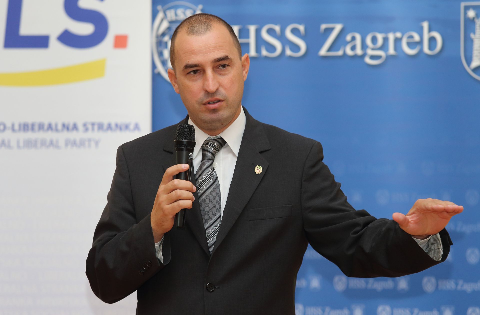 23.09.2012., Zagreb - Vladimir Ferdelji  odrzao je u Novinarskom domu predstavljanje kandidature za mjesto  gradonacelnika Grada Zagreba. Ujedno su predstavljeni  kandidati  za zamjenika gradonacelnika Vjekoslav Jelec i Nenad Matic. Nenad Matic.
Photo: Davor Puklavec/PIXSELL