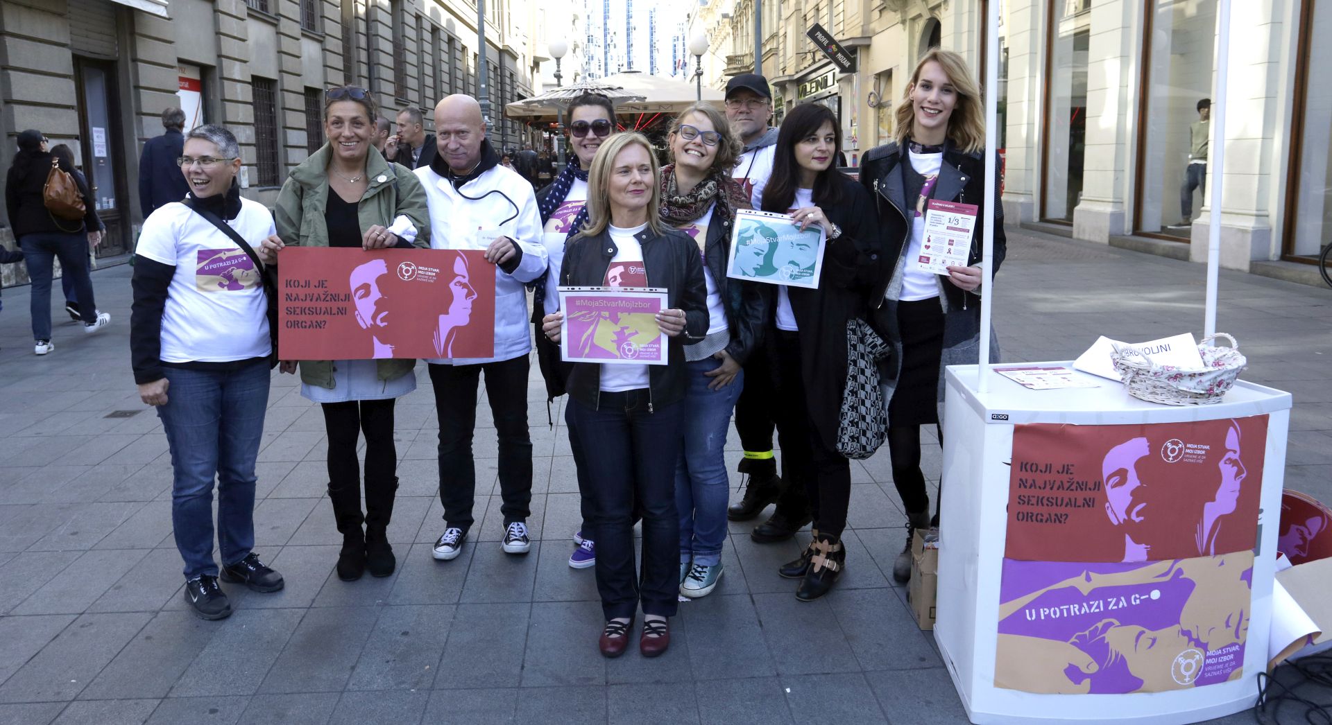 Zagreb, 08.10.2016 - Promocija kampanje Moja stvar, moj izbor - Vrijeme je da sazna vie, koju organizira Centar za edukaciju, savjetovanje i istraivanje (CESI) o pitanjima seksualnosti.
foto HINA/ Denis CERIÆ /dc