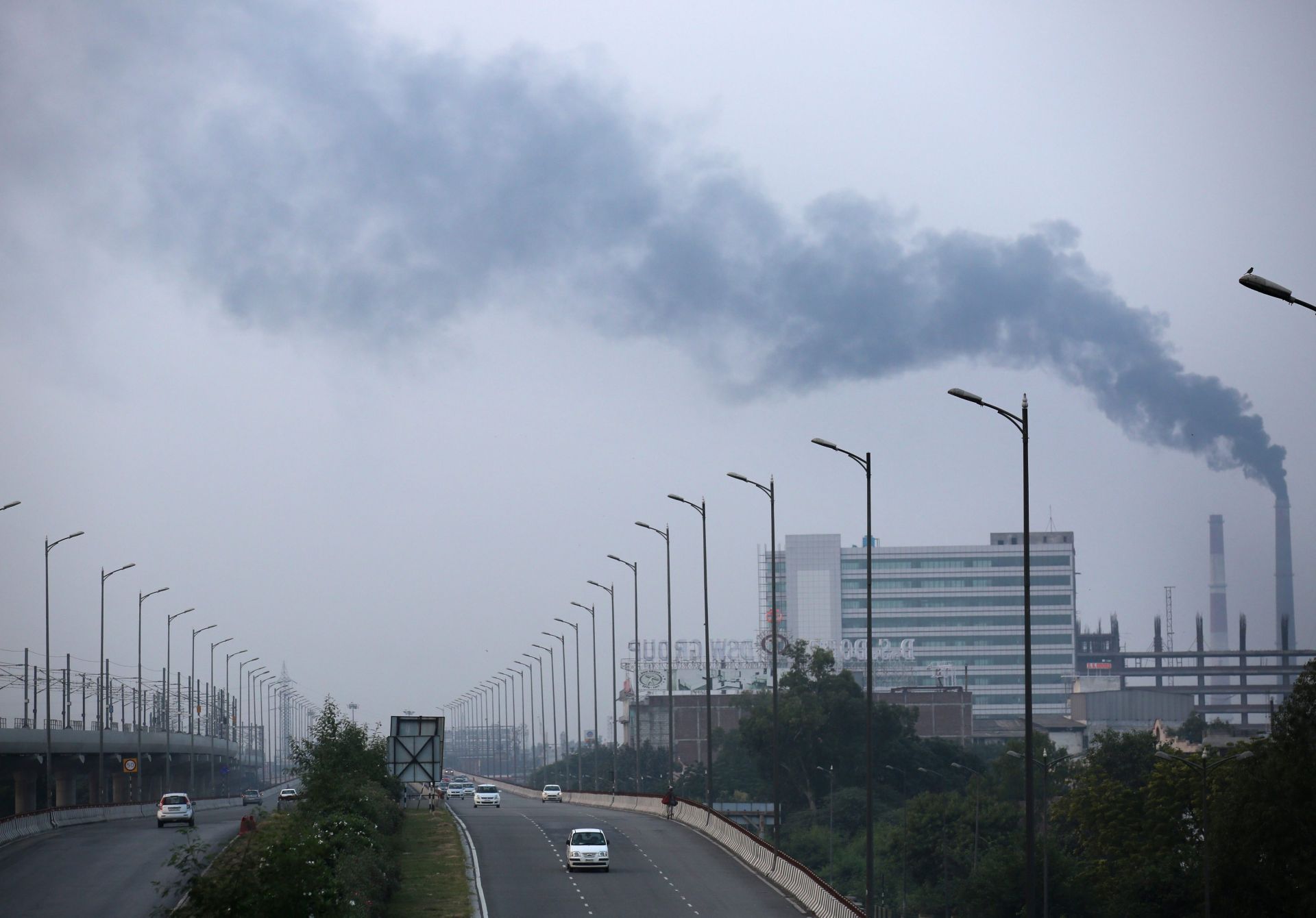 epa05565264 Smokes billow out of chimneys of a factory on the outskirts of Delhi, India, 01 October 2016. A new World Health Organization (WHO) air quality model confirms that 92 per cent of the worlds population lives in places where air quality levels exceed WHO limits. According to the latest urban air quality database, 98 per cent of cities in low- and middle income countries with more than 100 000 inhabitants do not meet WHO air quality guidelines.  EPA/RAJAT GUPTA