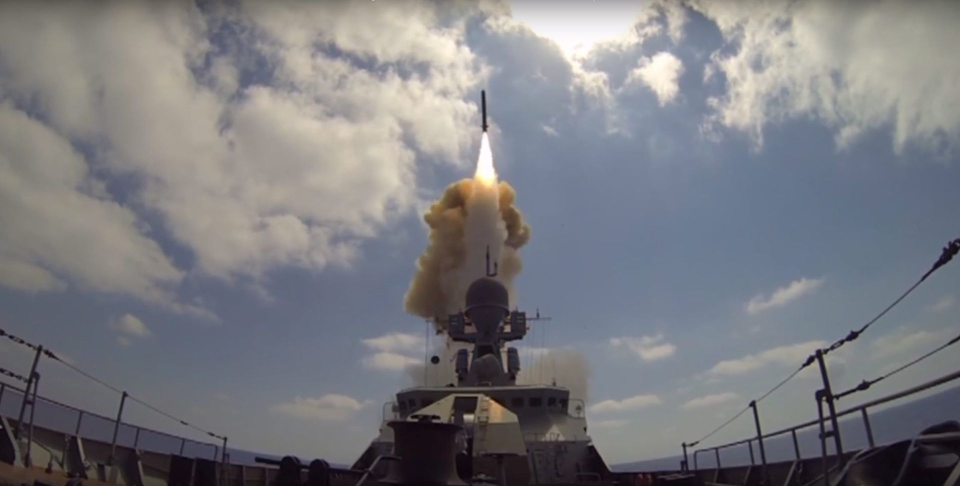 epa05499129 A handout still image taken from video footage made available on 19 August 2016 on the official website of the Russian Defence Ministry shows launch of Kalibr cruise missiles by a Russian warship from the eastern part of Mediterranean Sea against Jabhat al-Nusra facilities in Syria 19 August 2016. Russian 'Serpukhov' and 'Zelyony Dol' small-sized missile ships of the Russian Black Sea Fleet based in Sevastopol conducted three launches of Kalibr cruise missiles, all designated targets were hit, the Russian Defence Ministry reports.  EPA/RUSSIAN DEFENCE MINISTRY PRESS SERVICE HANDOUT BEST QUALITY AVAILABLE HANDOUT EDITORIAL USE ONLY/NO SALES