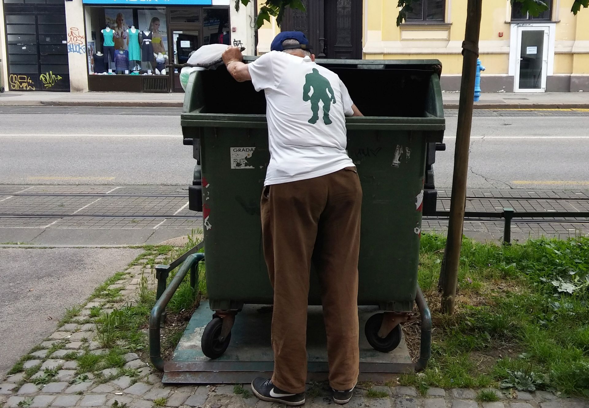 Zagreb, 22.6.2016 - Ilustracija - Siromatvo - Besparica. foto HINA / Mario Mrazoviæ / mm