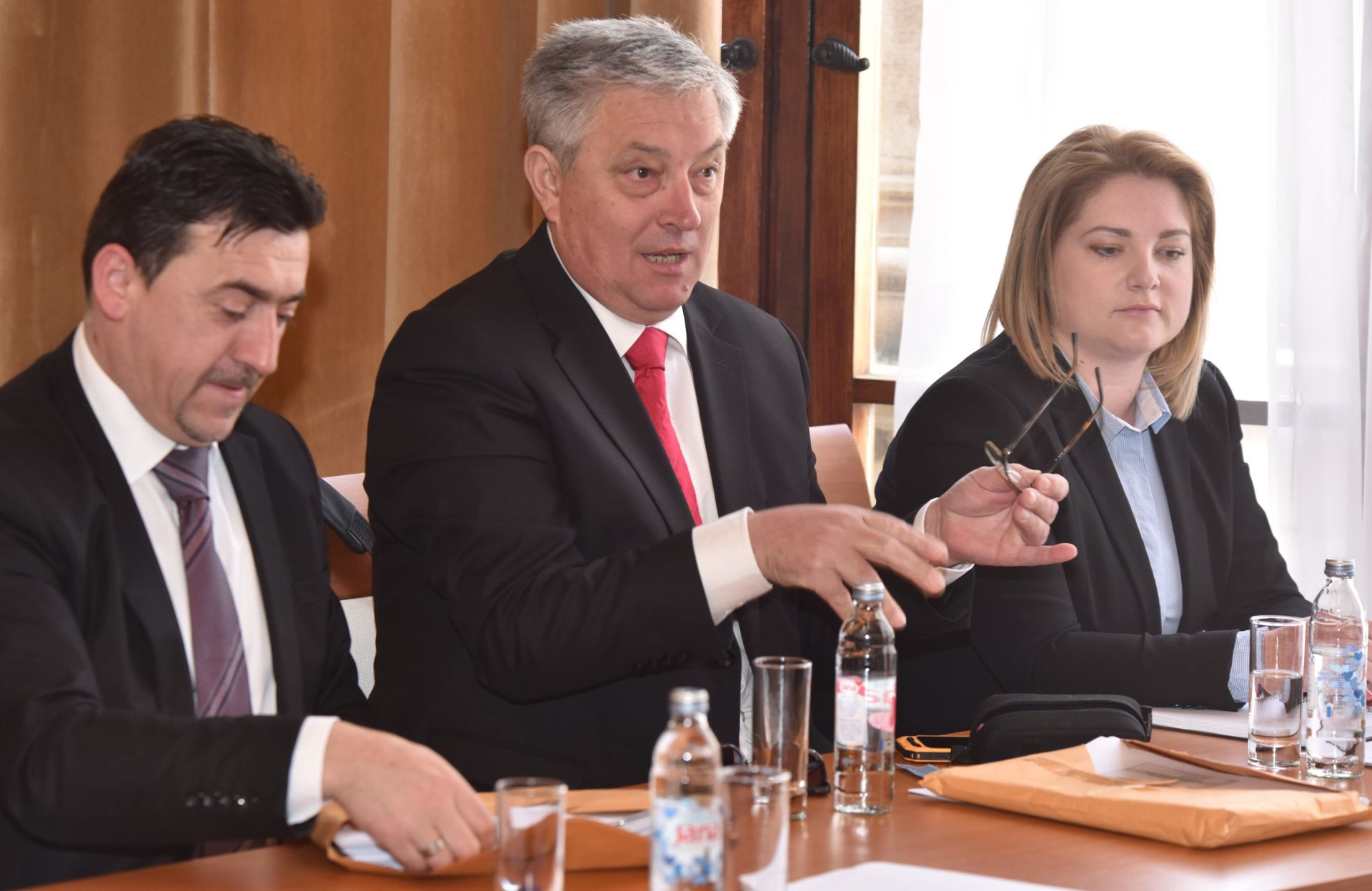 19.04.2016., Sibenik - 19. sjednica Sibensko-kninske zupanije odrzana u Gradskoj vijecnici. Zoran Smolic. 
Photo: Hrvoje Jelavic/PIXSELL
