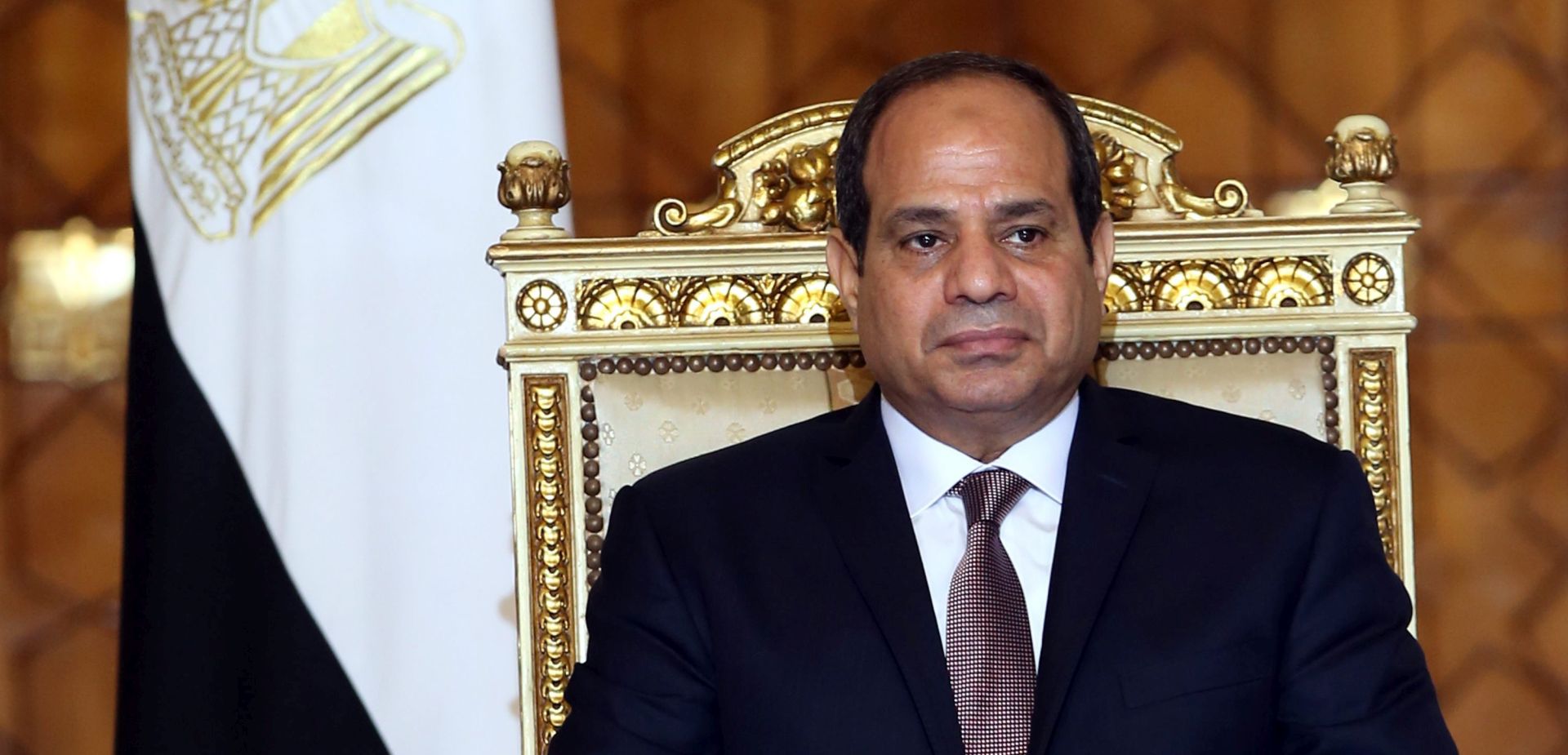 epa05571328 Egyptian President Abdel Fattah al-Sisi looks on during the meeting with Sudanese President Omar Bashir (Not Pictured), in Cairo, Egypt, 05 Otober 2016. The meeting came as part of the Egyptian-Sudanese high committee, and its the first time that two presidents have headed this committee as its always held at the prime ministerial level. A number of economic agreements was signed during the meeting.  EPA/KHALED ELFIQI