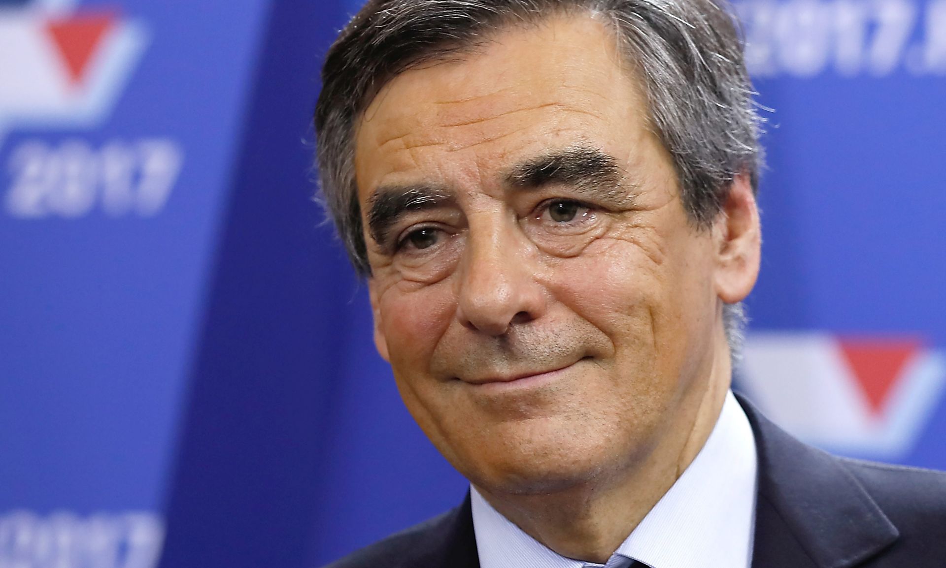 epa05640302 Candidate for the right-wing Les Republicains (LR) party primaries ahead of the 2017 presidential election and former French prime minister, Francois Fillon delivers a speech at his campaign headquarters after finishing first of the first round of the rightwing presidential primary, in Paris, France, 20 November 2016. Francois Fillon took a commanding lead in the two-round primary that is widely expected to decide the country's next leader. The second round will be held on 27 November 2016. Voters are choosing between France's seven centre-right presidential candidates. The next French Presidential elections will take place on 23 April and 07 May 2017.  EPA/THOMAS SAMSON / POOL
