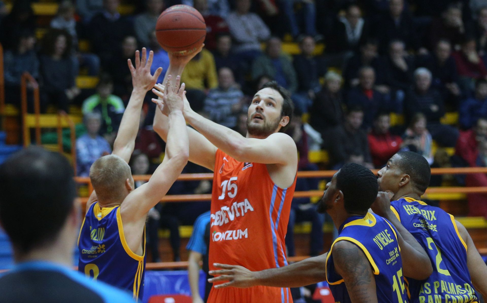 Zagreb, 16.11.2016 - Utakmica 6. kola skupine A Eurokupa košarkaša Cedevita - Gran Canaria. Na slici Miro Bilan.
Foto HINA/ Dario GRZELJ/ dag