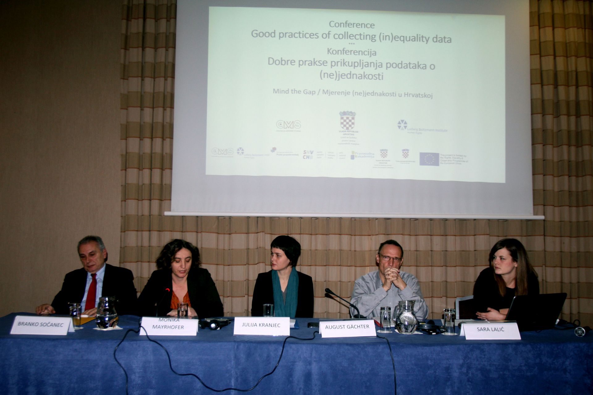 Zagreb, 28.11.2016. - Dvodnevna meðunarodna konferencija "Dobre prakse prikupljanje podataka o (ne)jednakosti" koja æe okupiti predstavnike meðunarodnih institucija i organizacija. Na fotografiji (L-D) Branko Soèanec, Monika Mayrhofer, Julija Kranjec, August Gachter i Sara Laliæ.
foto HINA /Zvonimir KUHTIÆ/ zk