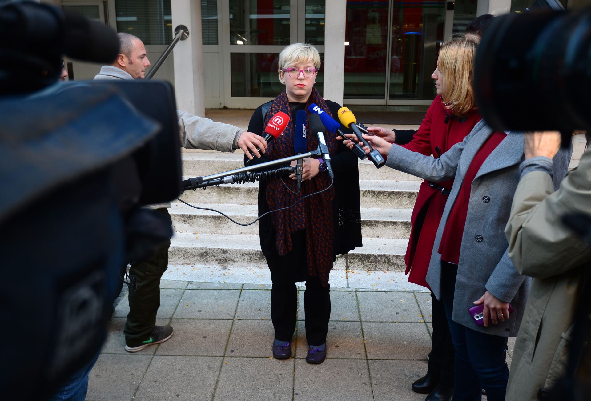 31.10.2016., Zagreb - Kandidatkinja za predsjednika SDP-a Karolina Leakovic, predala je u sjedistu SDP-a prikupljene potpise potpore za predsjednika stranke. 
Photo: Marko Prpic/PIXSELL