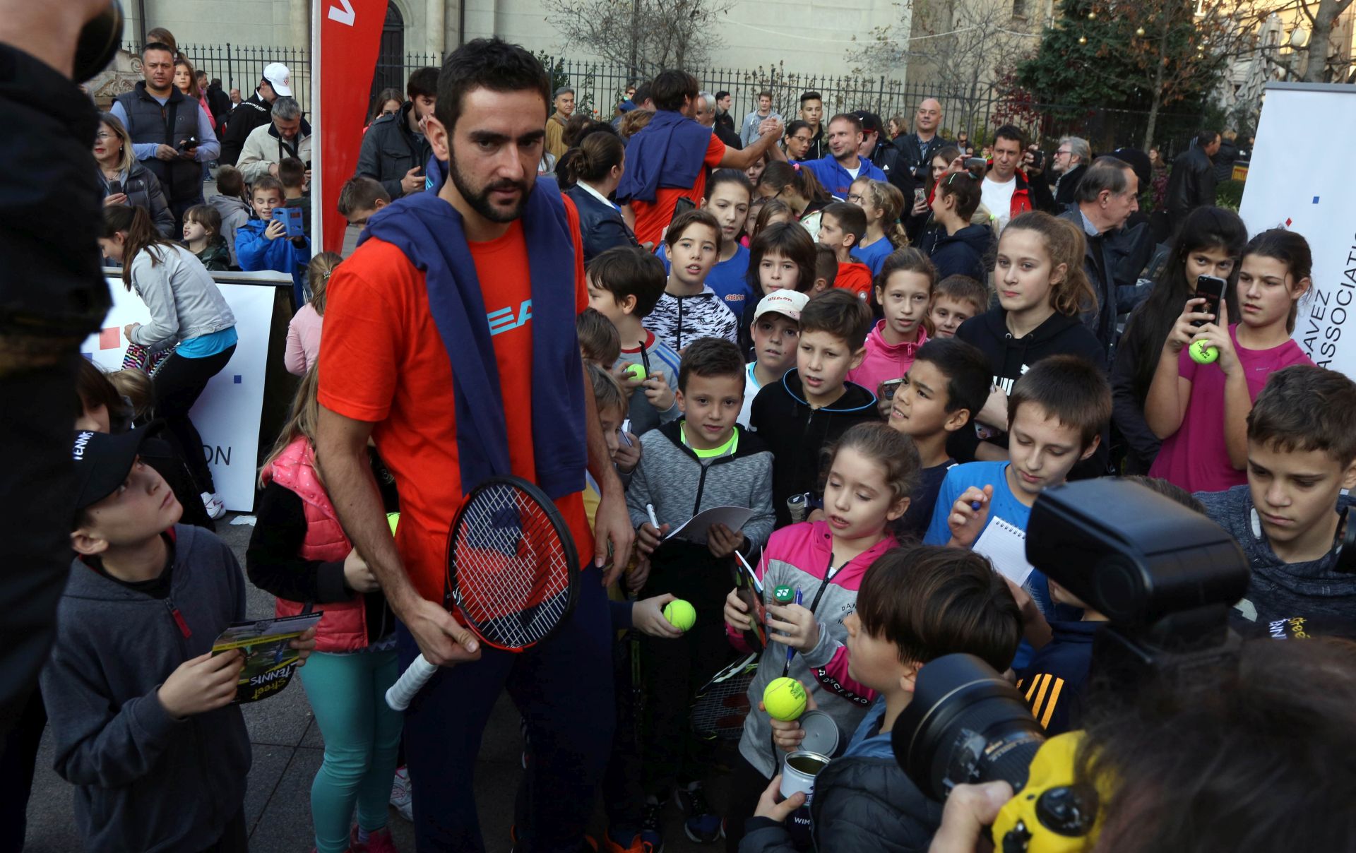 Zagreb, 23.11.2016 - Kid's Day na Cvjetnom trgu povodom finala Davis Cupa između Hrvatske i Argentine. Na slici Marin Ćilić.
Foto HINA/ Dario GRZELJ/ dag